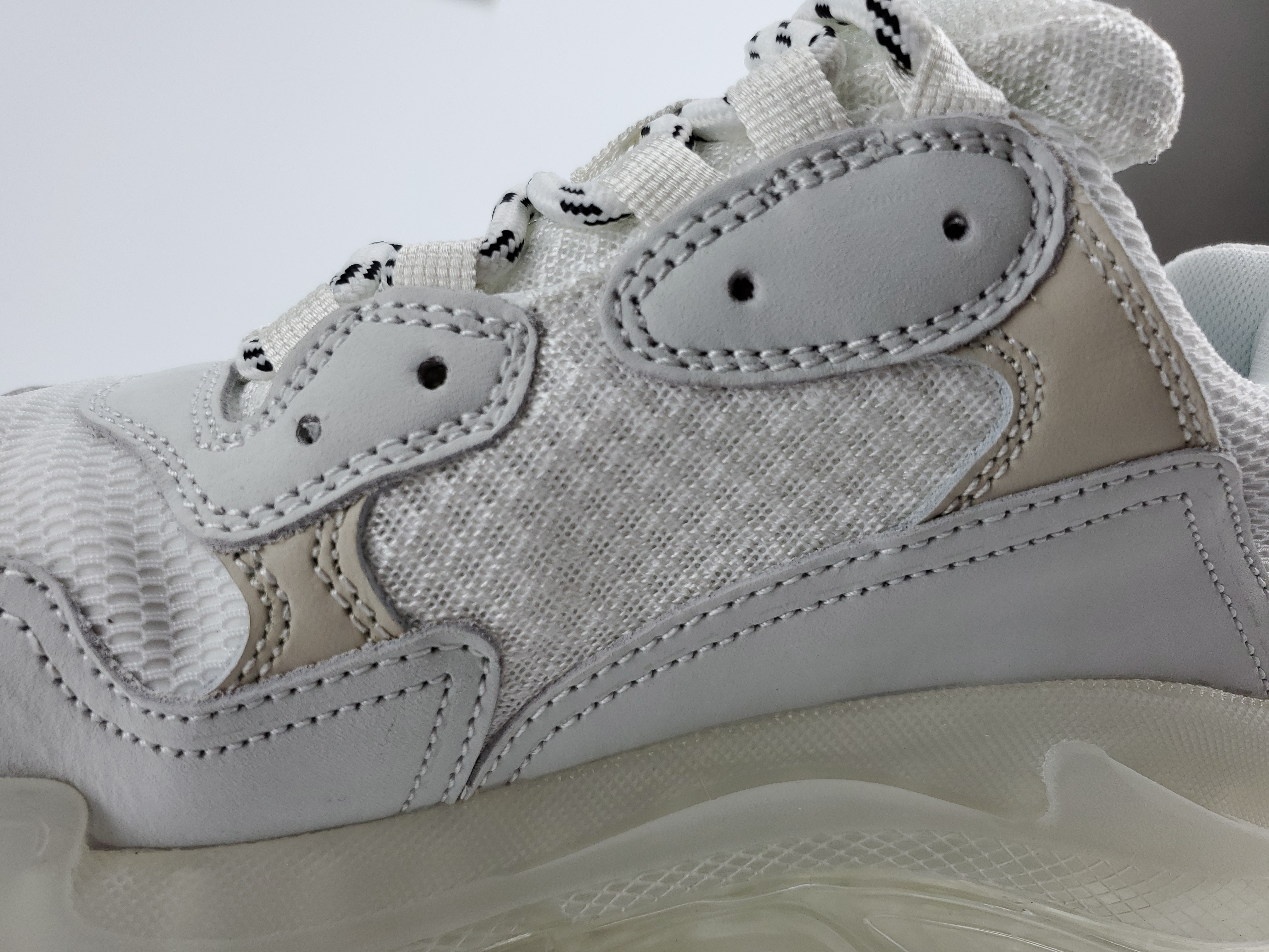 Balenciga Triple S Clear Sole White
