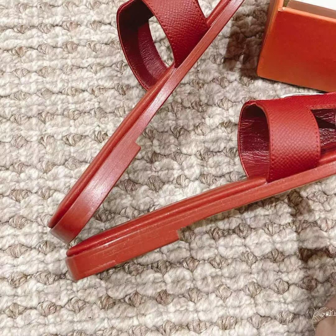 UA Hermès Oran sandal