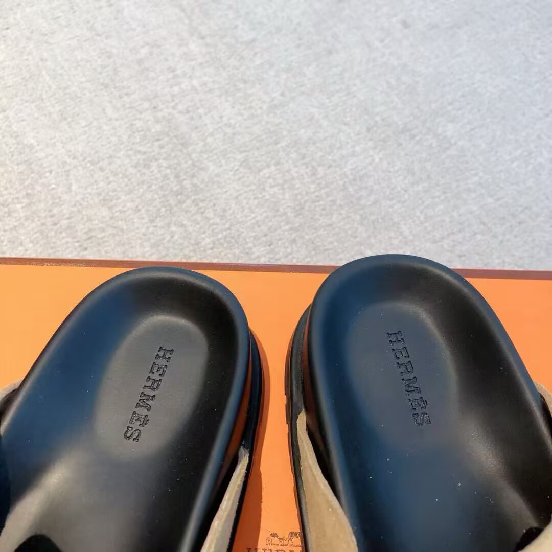 UA Hermès slippers