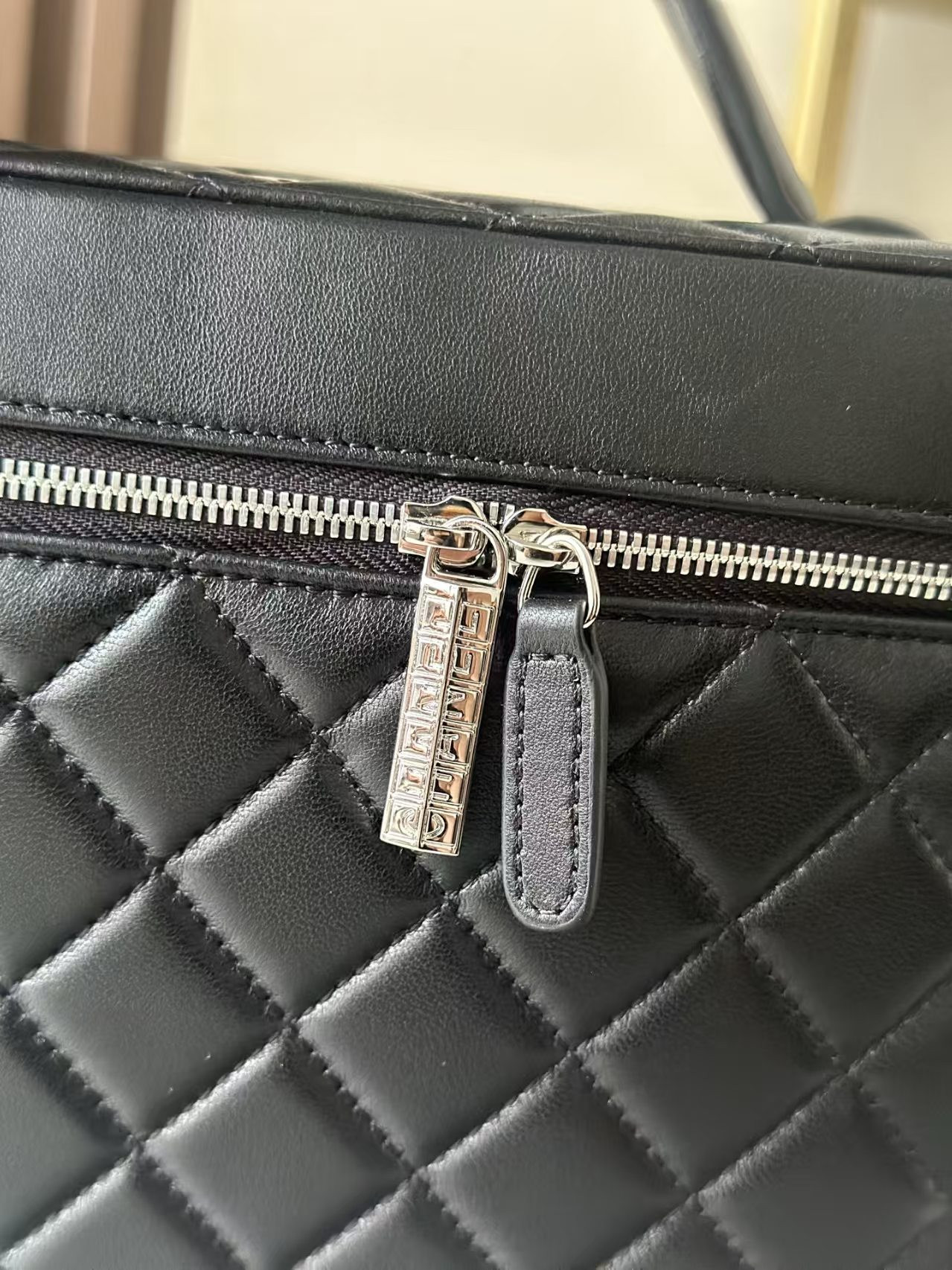 Ch*el quilted vanity case bags 25x16x18cm