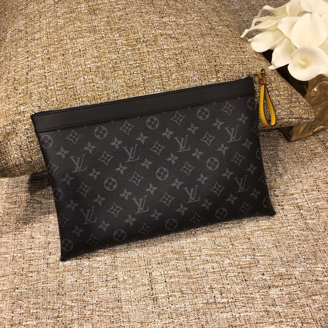 LV POCHETTE DISCOVERY GM M69256