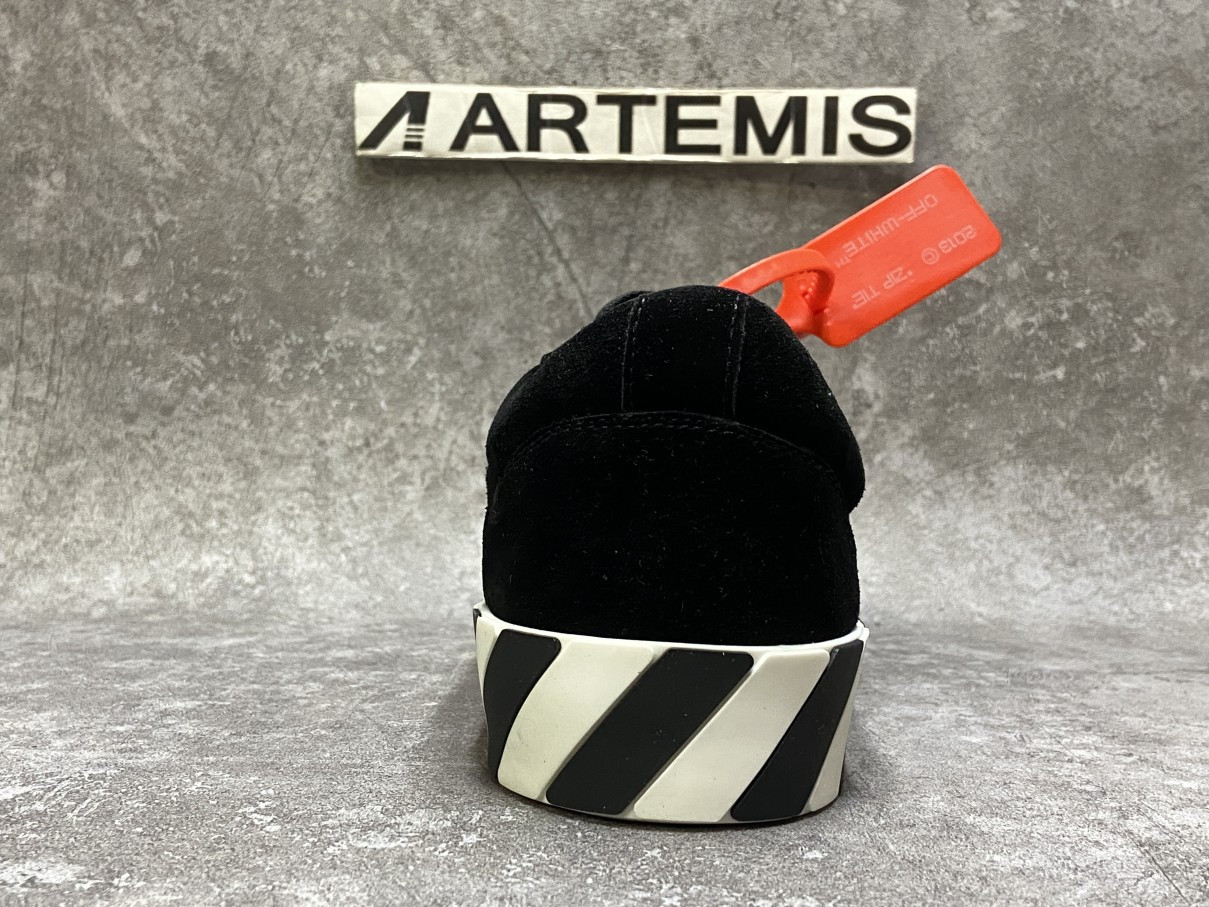 OFF-WHITE Vulc Low Black Fuchsia