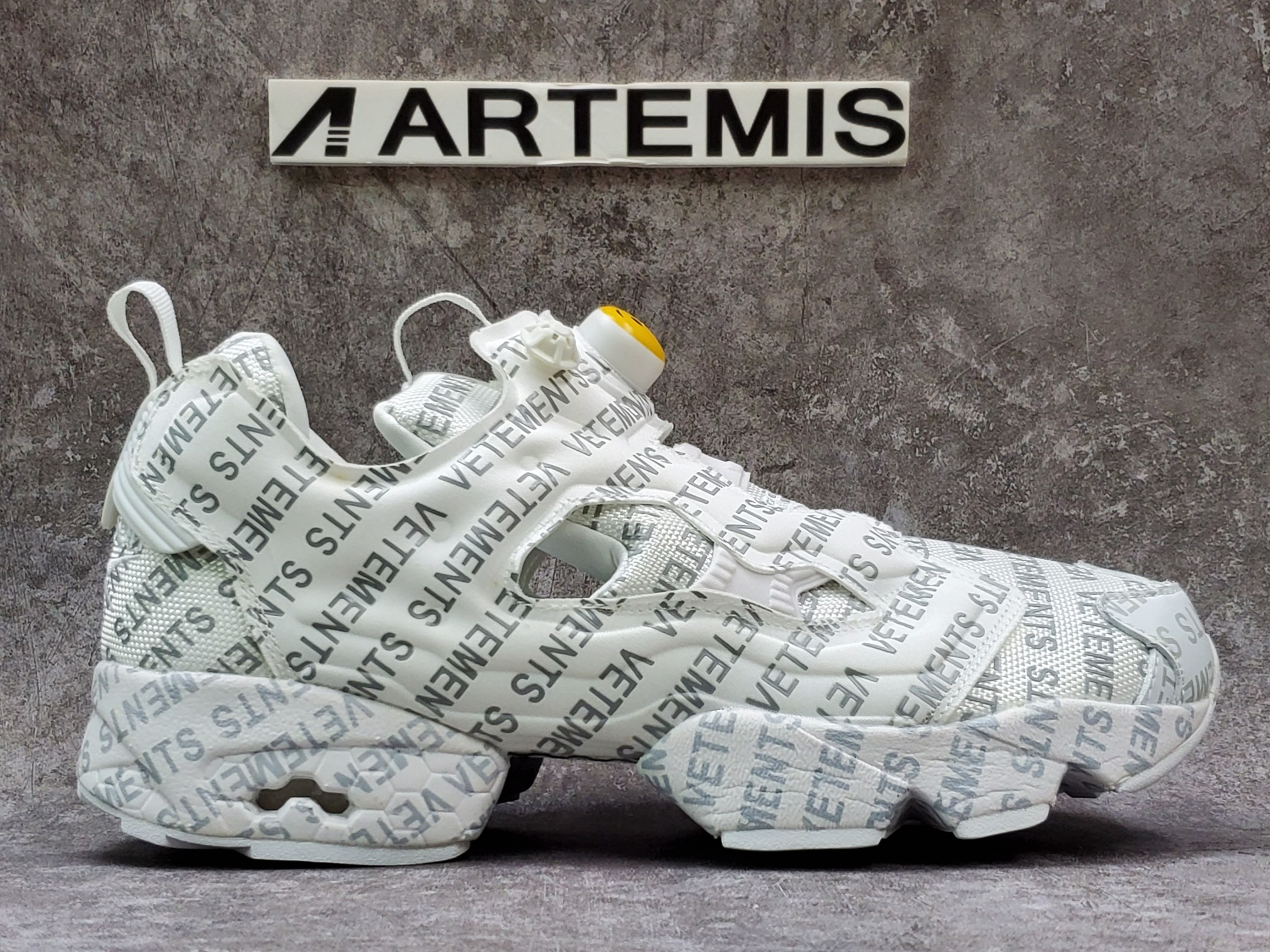 Reebok VETEMENTS x InstaPump Fury 