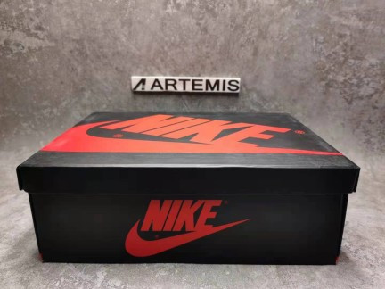 Air Jordan 1 Retro High Black White Light Smoke Grey