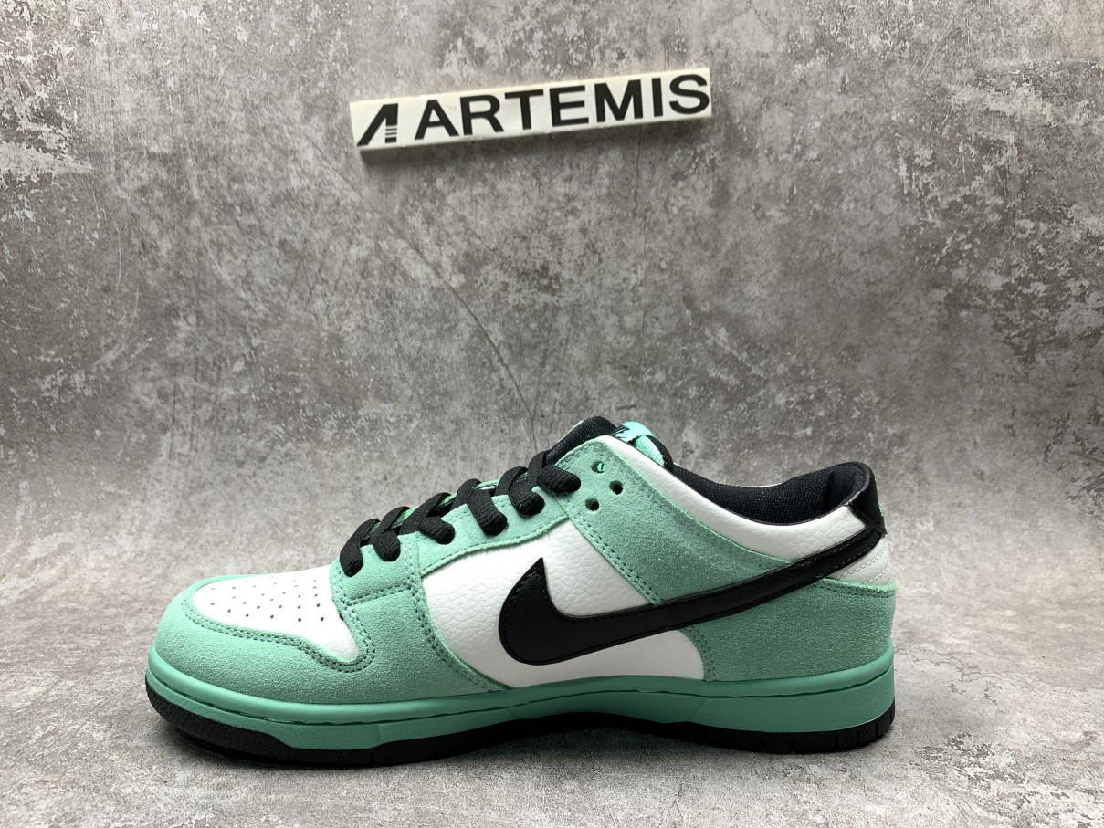 Nike Dunk SB Low Sea Crystal