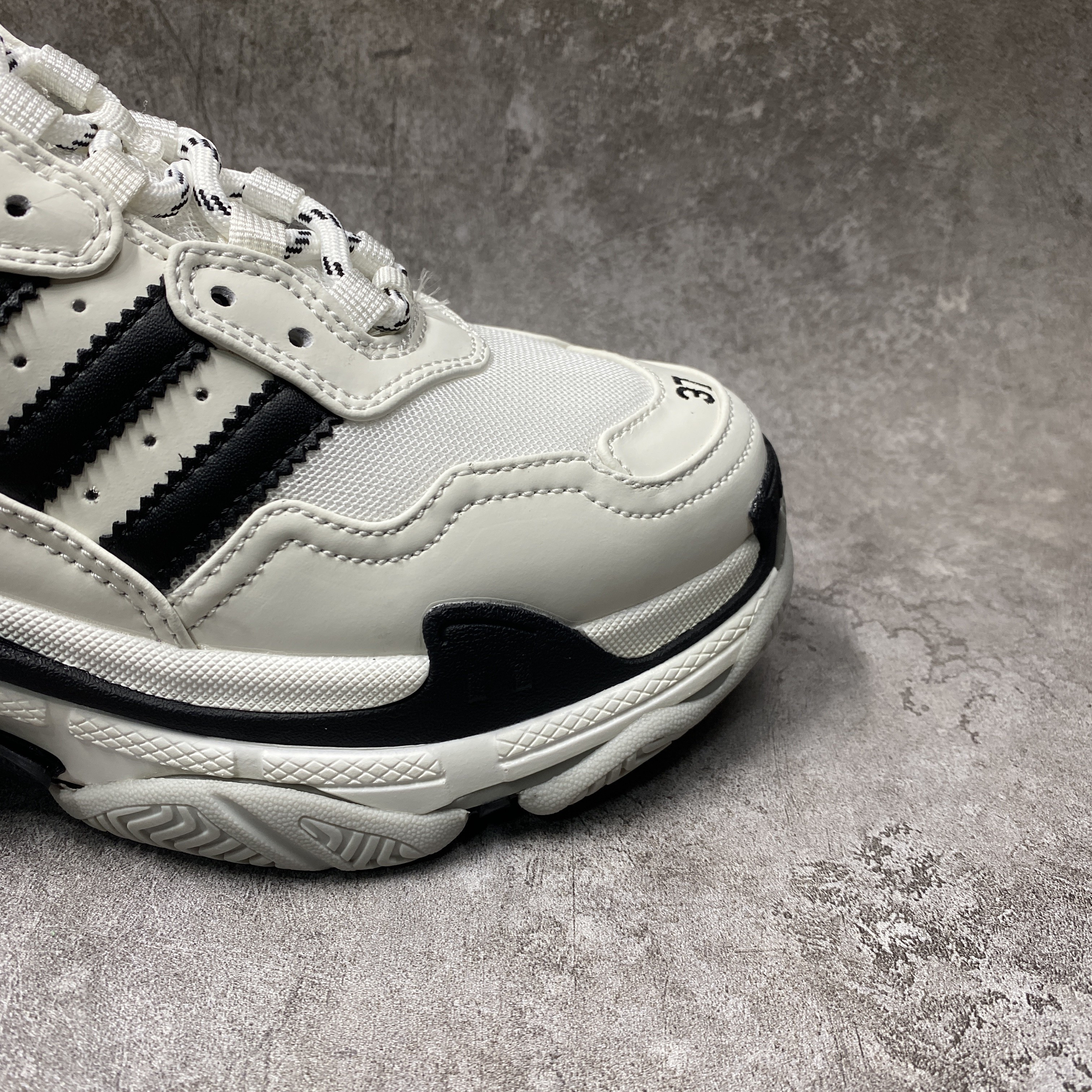 Ba*len*cia*ga triple s sneaker clearsole fluo black white