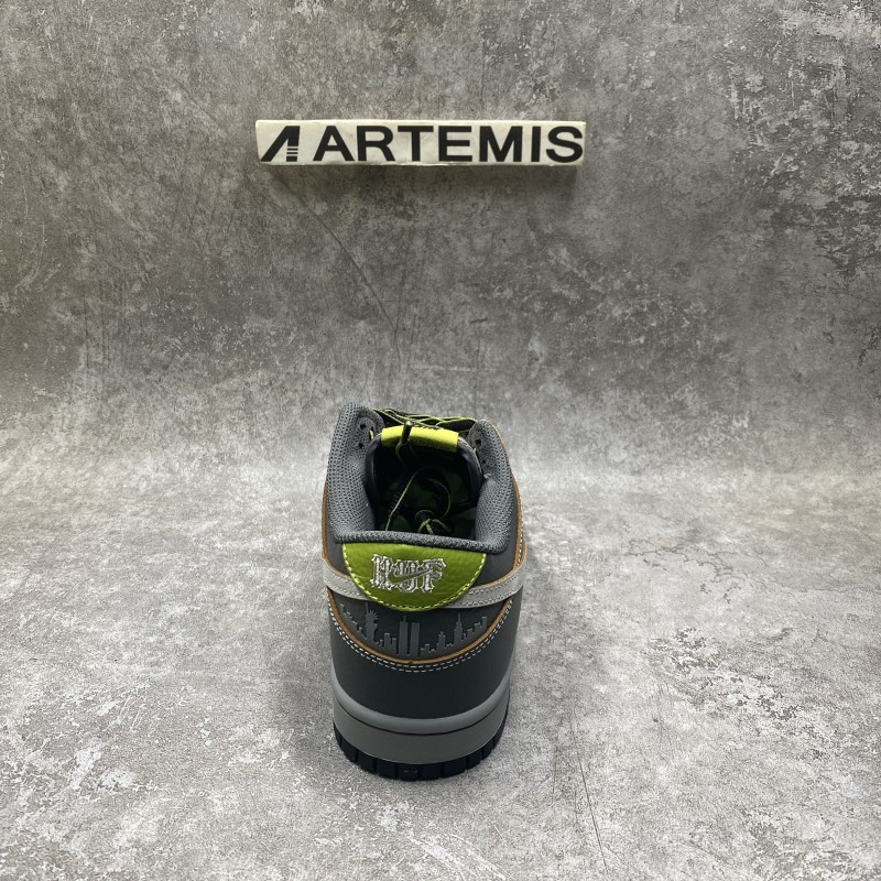 HUF x Nike SB Dunk Low“Friends and Family”