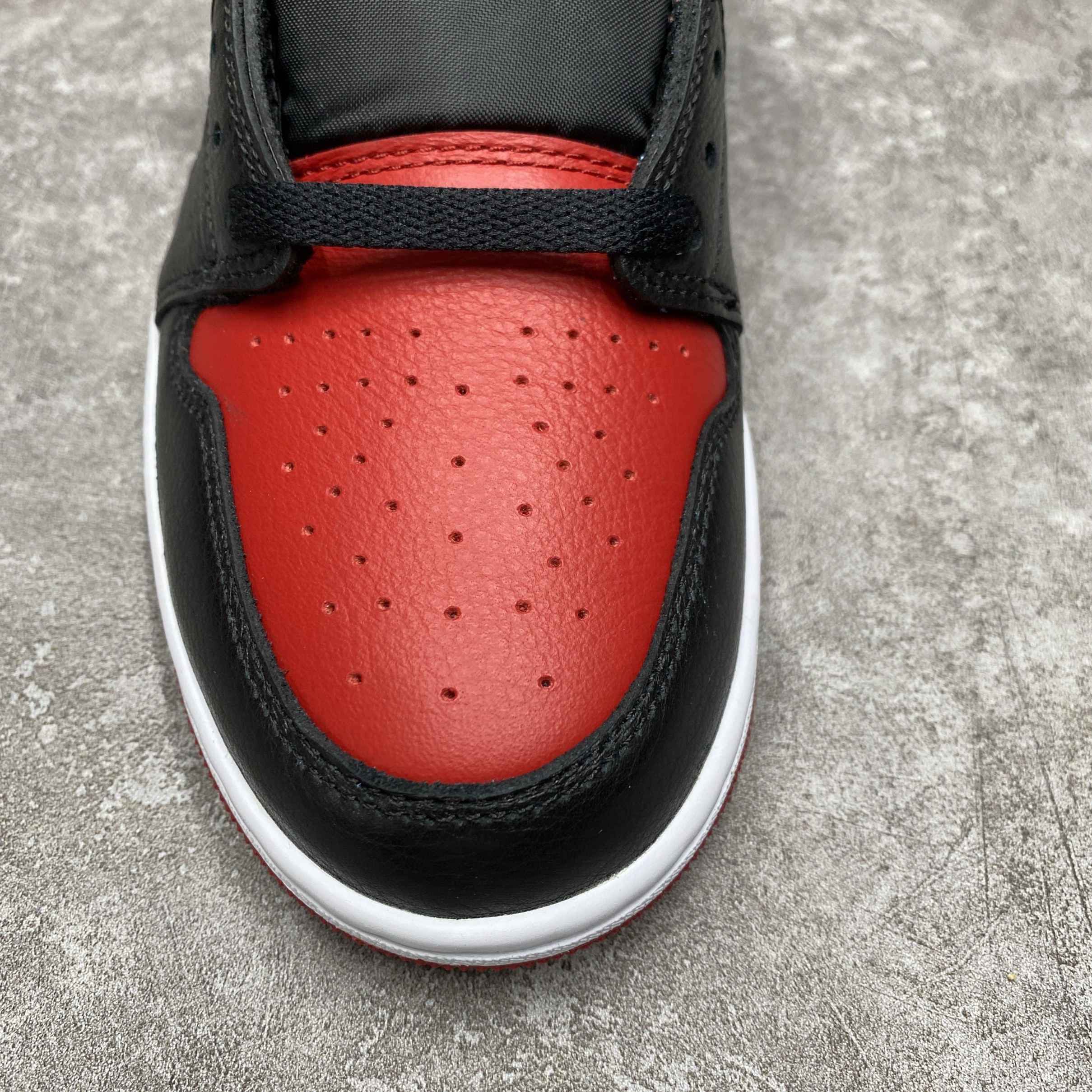 Air Jordan 1 Retro Low OG 