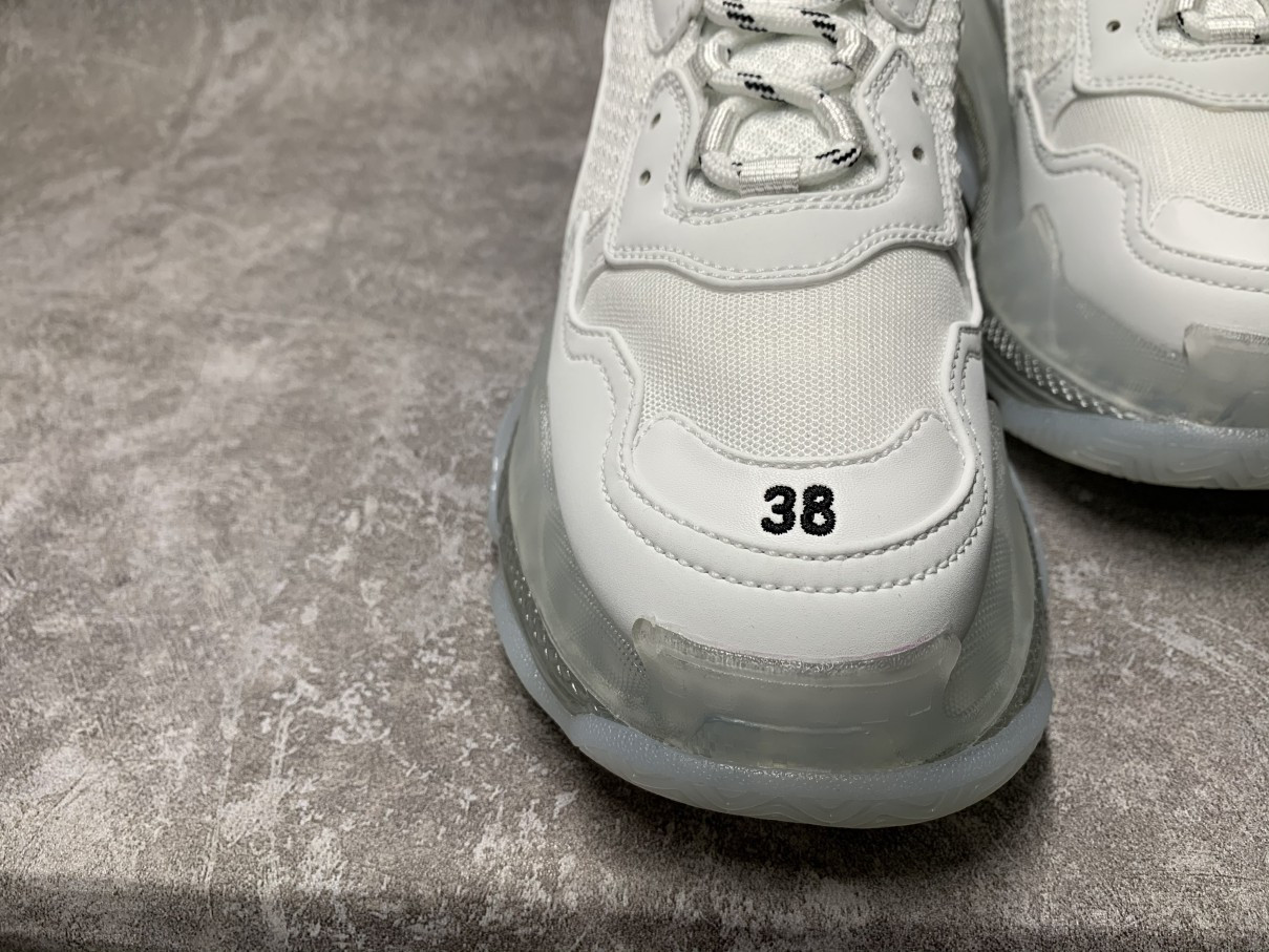 Balenciga Triple S Sneaker White Iridescent