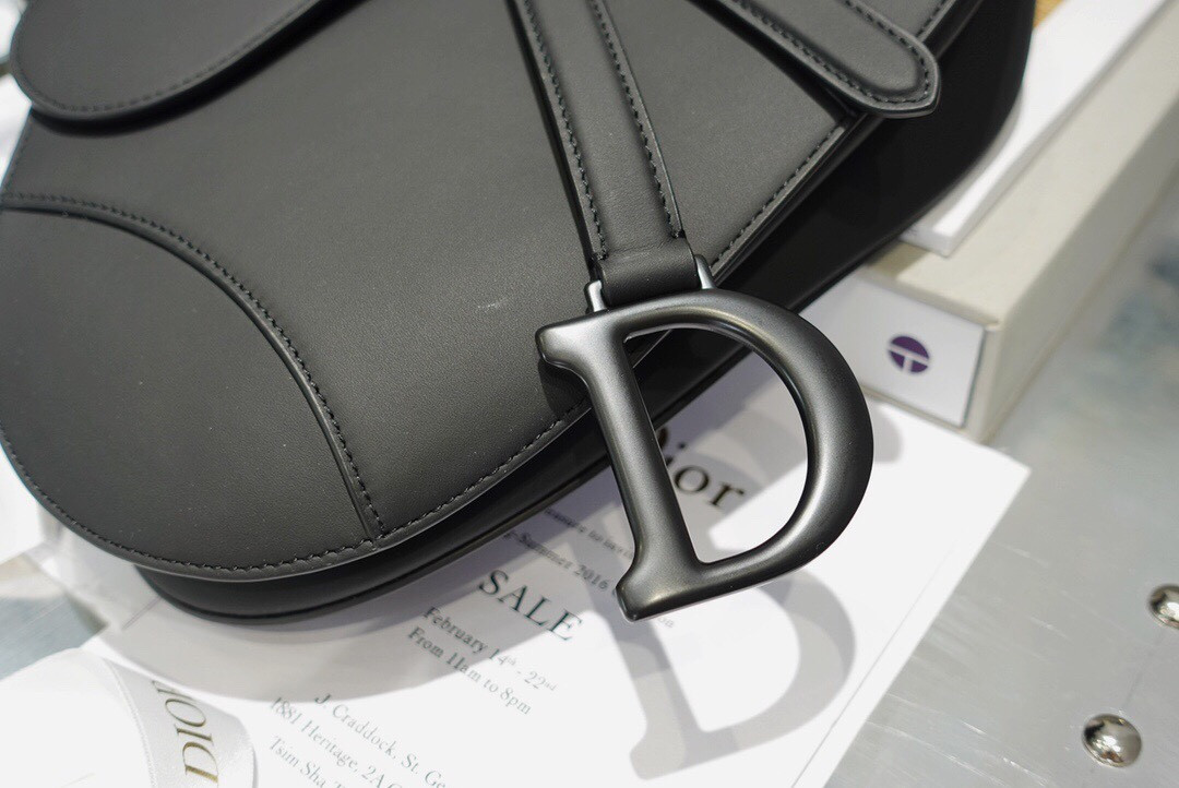 SADDLE BAG WITH STRAP Black Ultramatte Calfskin 25.5x20x6.5cm