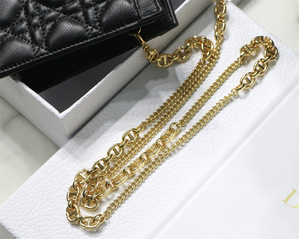 d*or caro zipped pouch with chain black S*pple cannage calfskin 19 x 14 x 4.5 cm