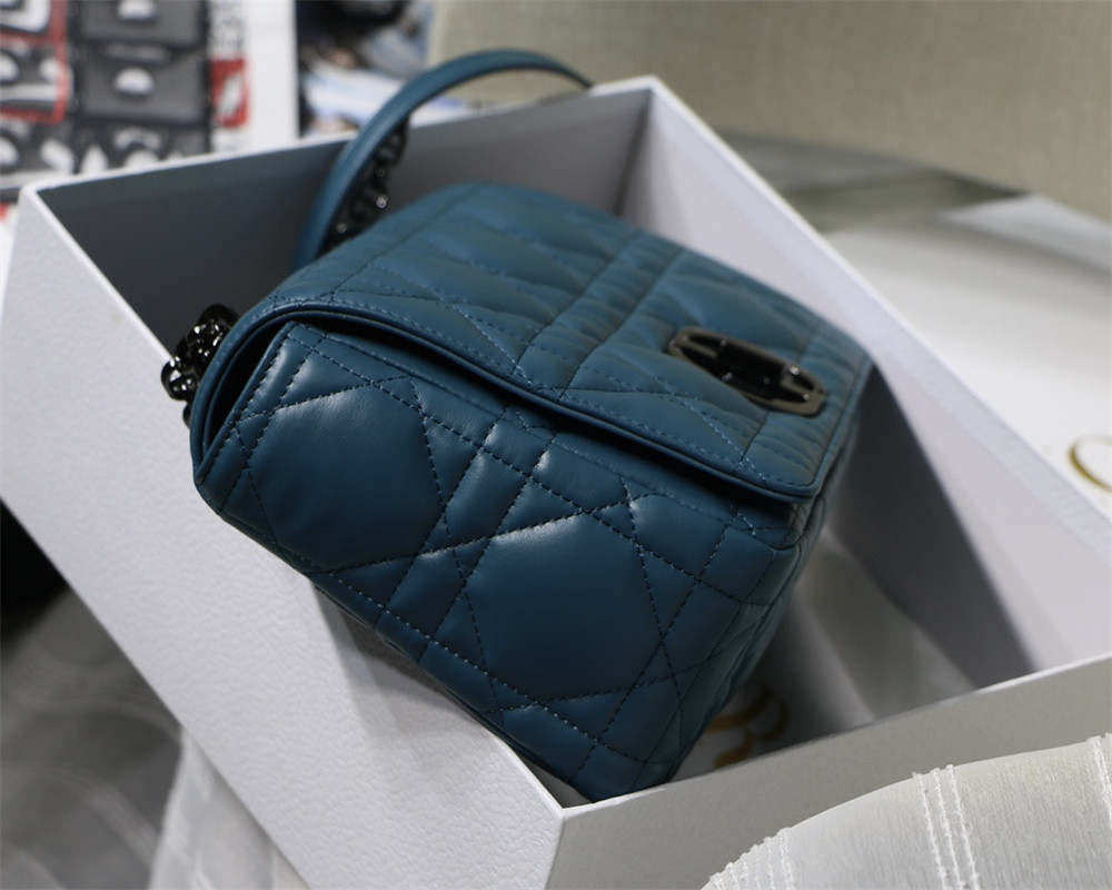 large d*or caro bag navy S*pple cannage calfskin with silver hardware 29 x 18 x 10 cm