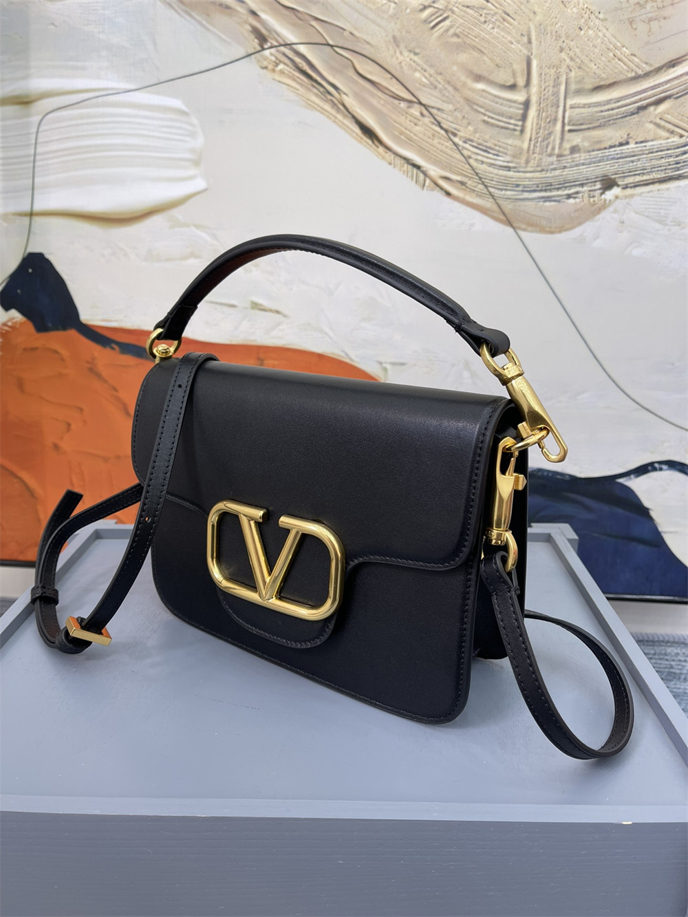 va*t*no GARAVANI LOCÒ CALFSKIN SHOULDER SMALL BAG BLACK 22 x 16  x 7 cm