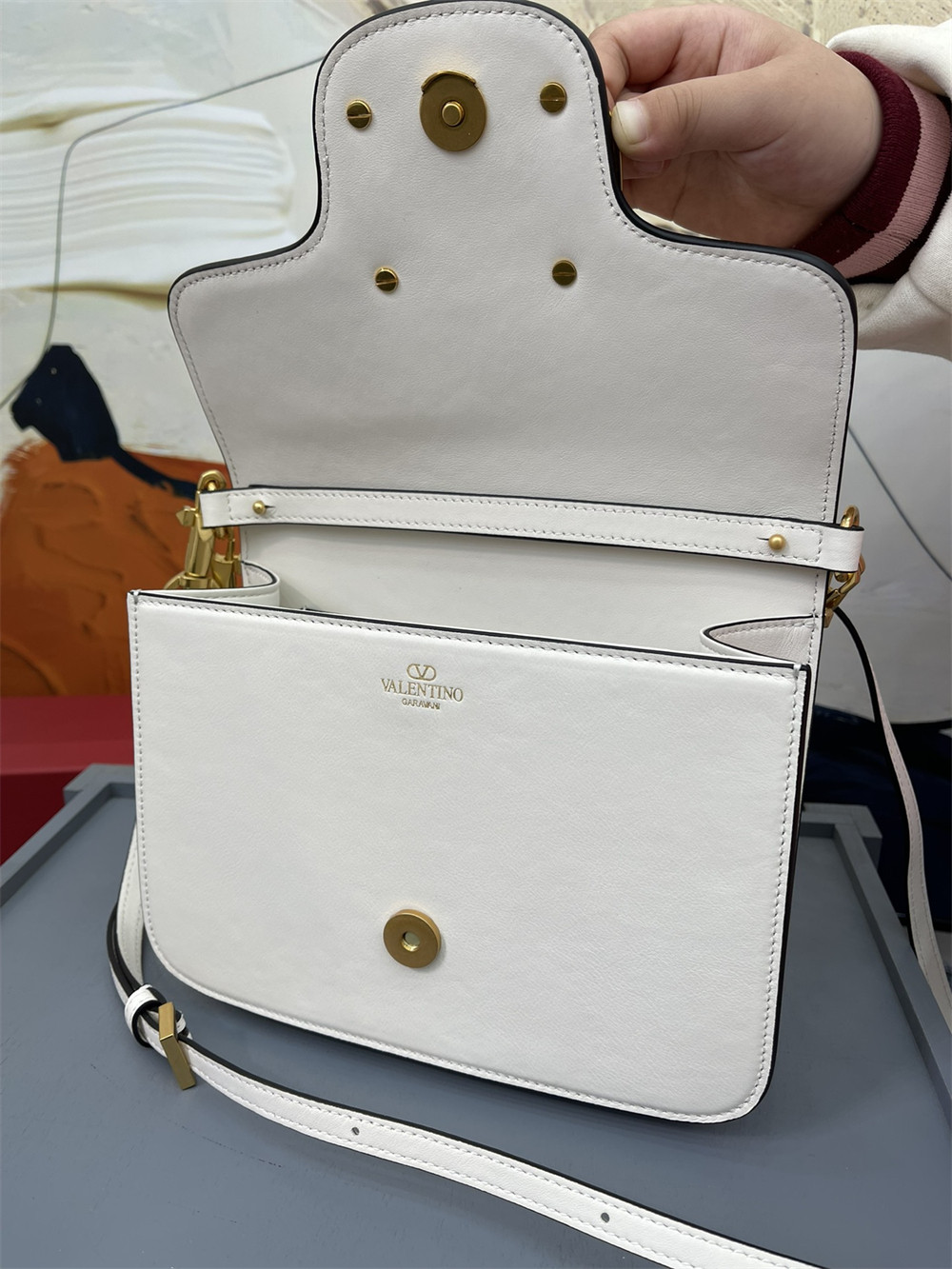 va*t*no GARAVANI LOCÒ CALFSKIN SHOULDER Small BAG 22 x 16  x 7 cm