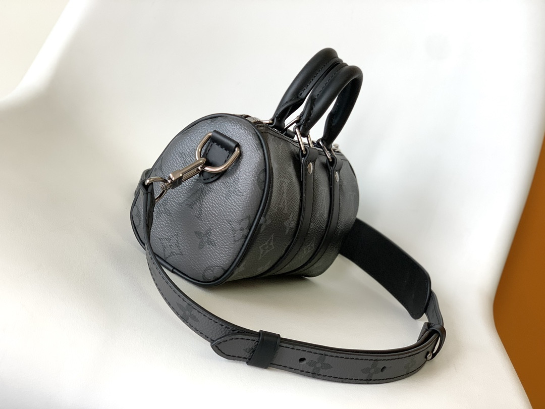 l0*is V*t0n keepall xs monogram eclipse reverse black m45947 21 x 12 x 9 cm