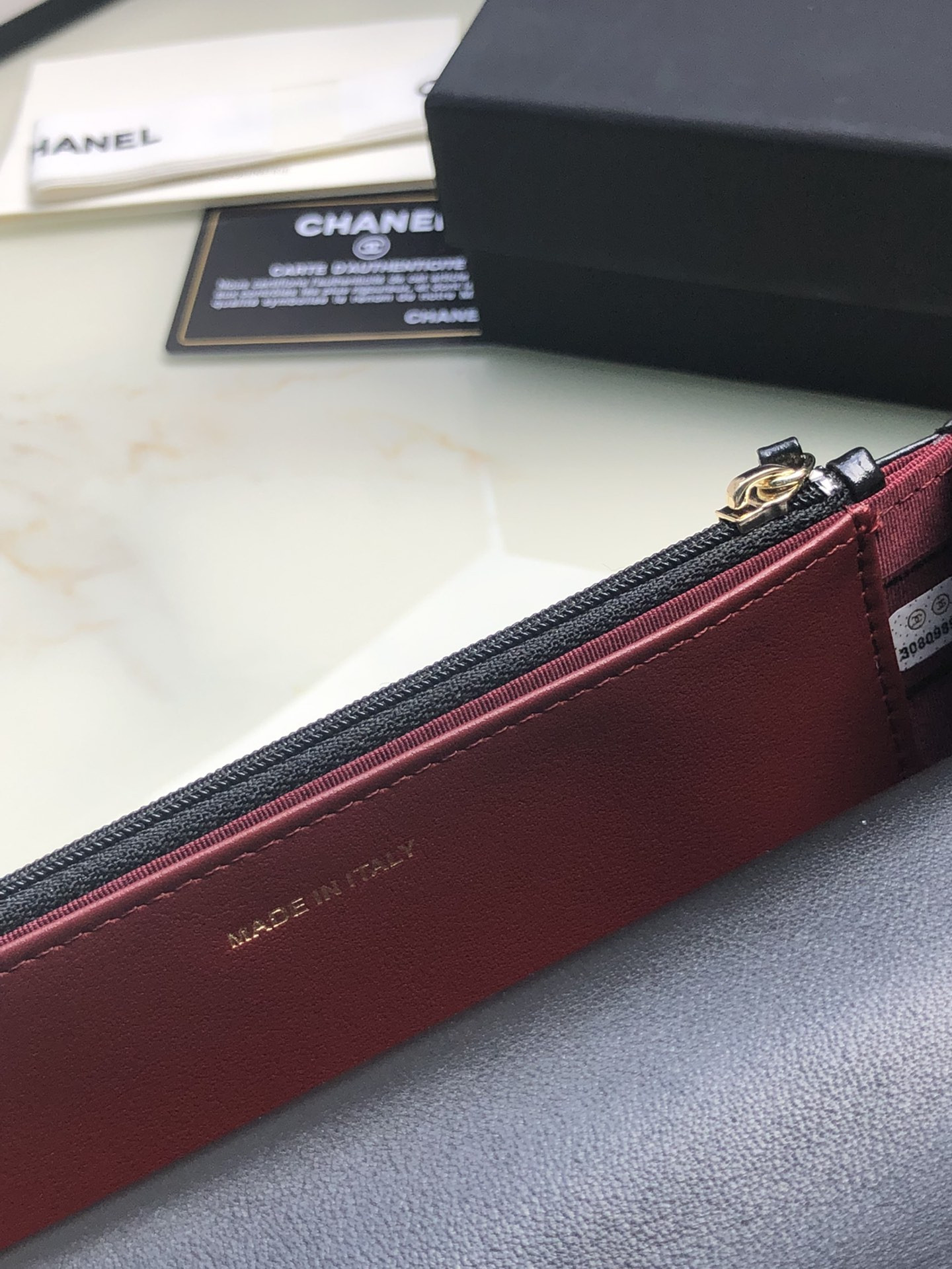 Ch*el classic wallet on chain black 4.8 × 7.5 × 1.4 in