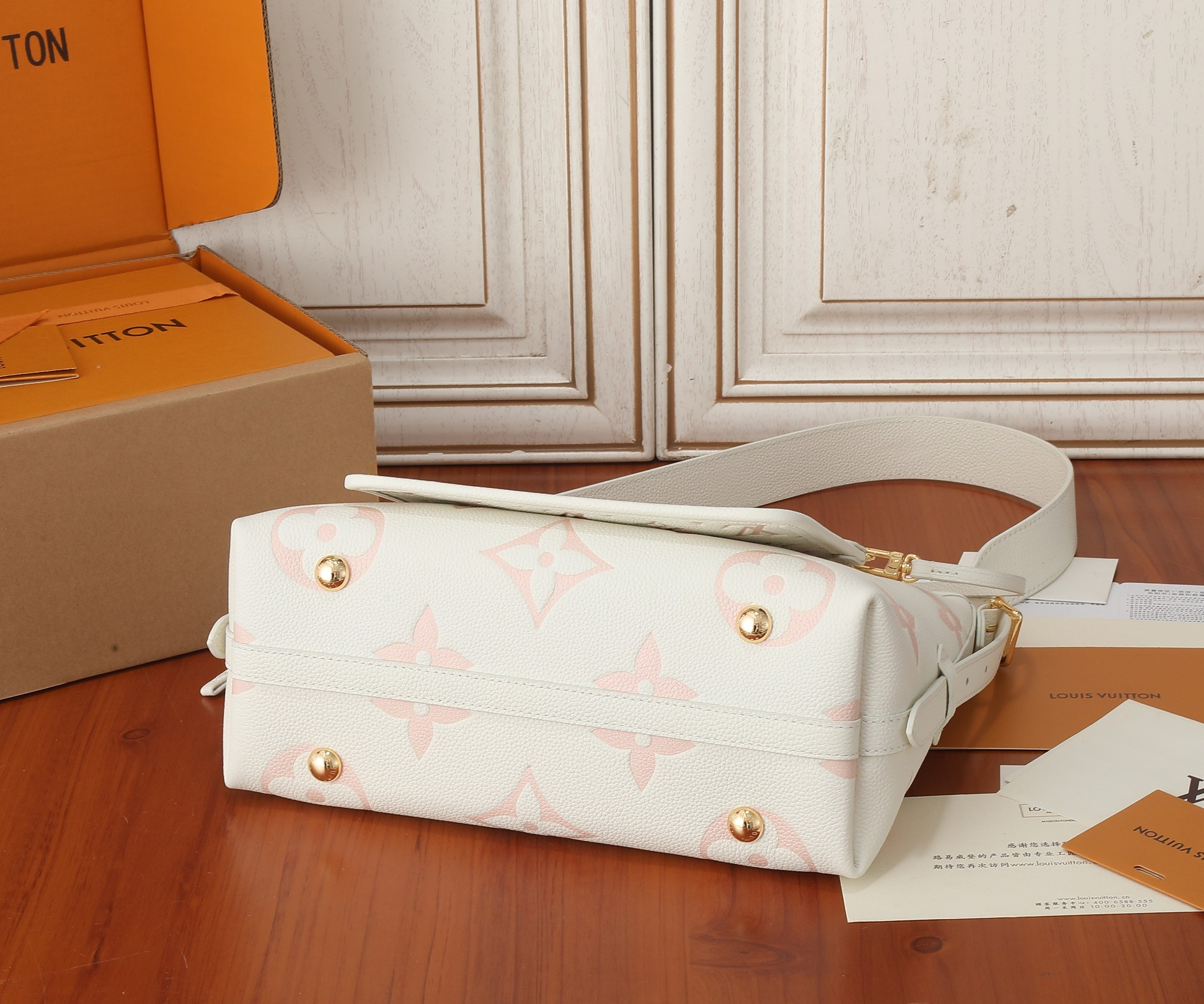 LV  CarryAll PM M24141 11.6x9.4x4.7 inches