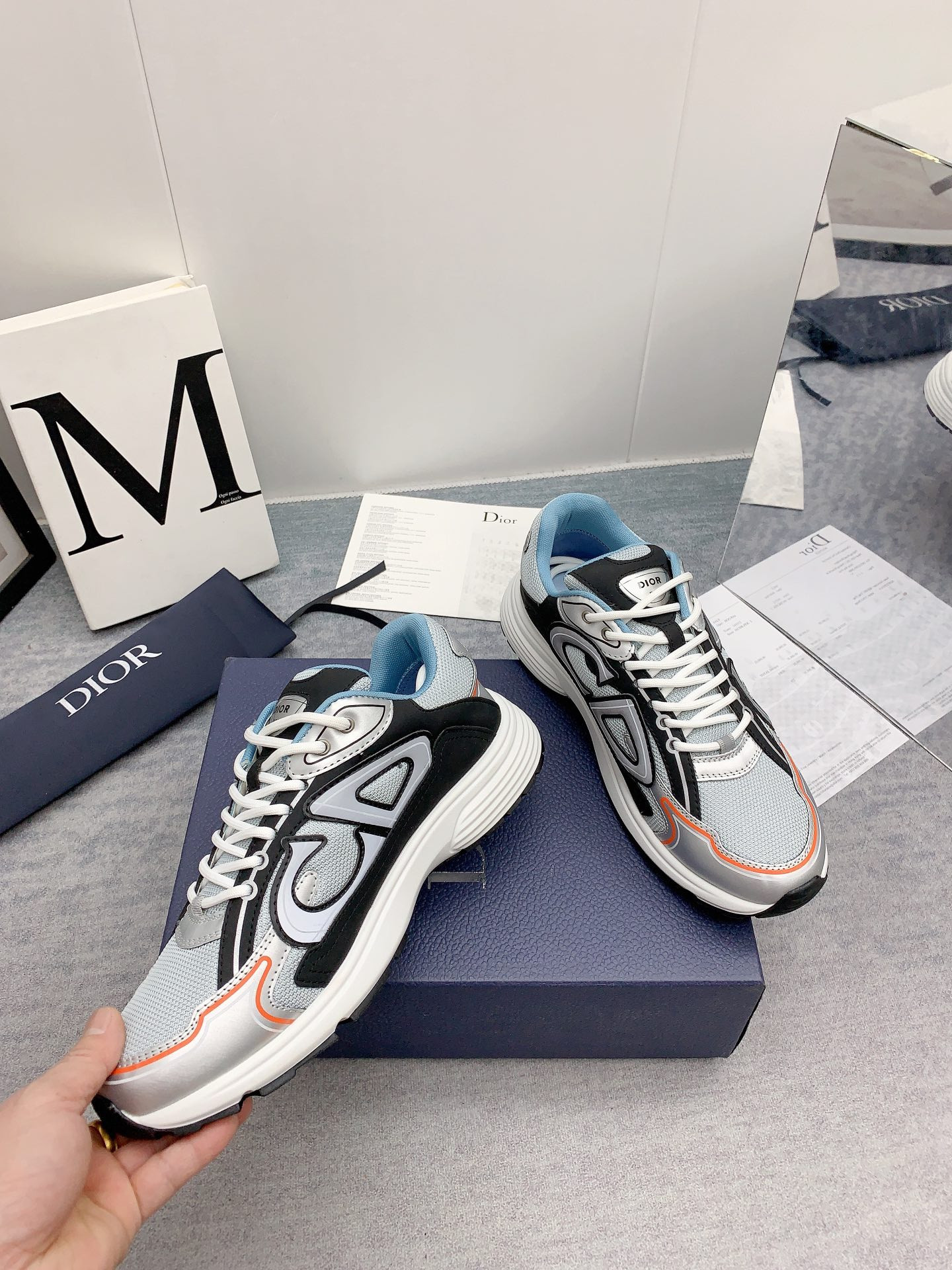 ua D*or b30 silver dark grey