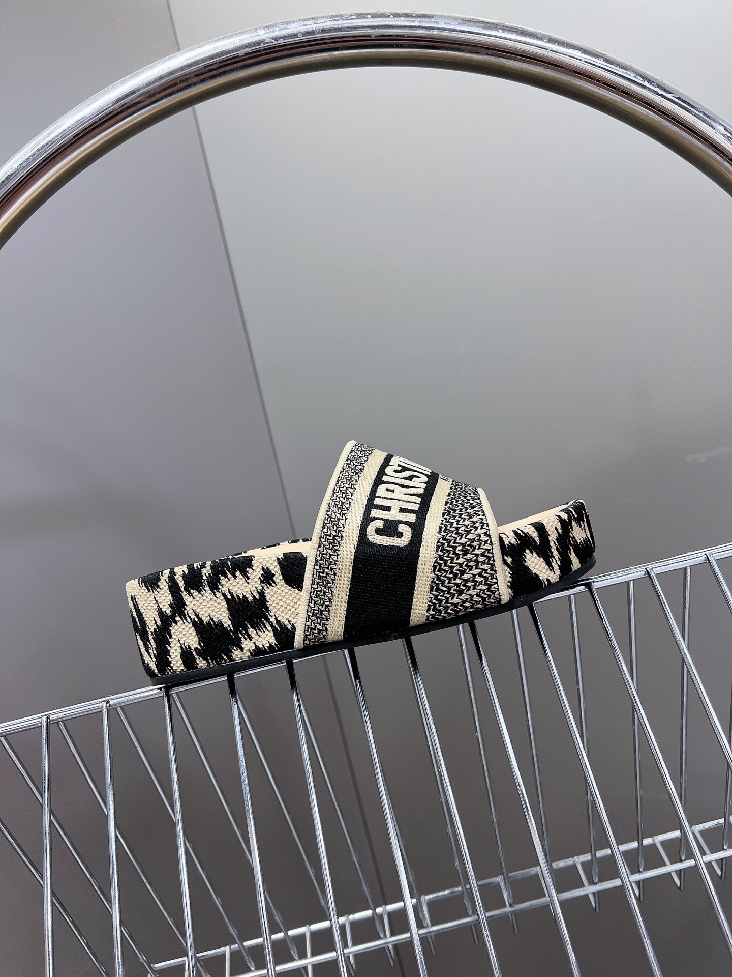 ua D*or platform sandals