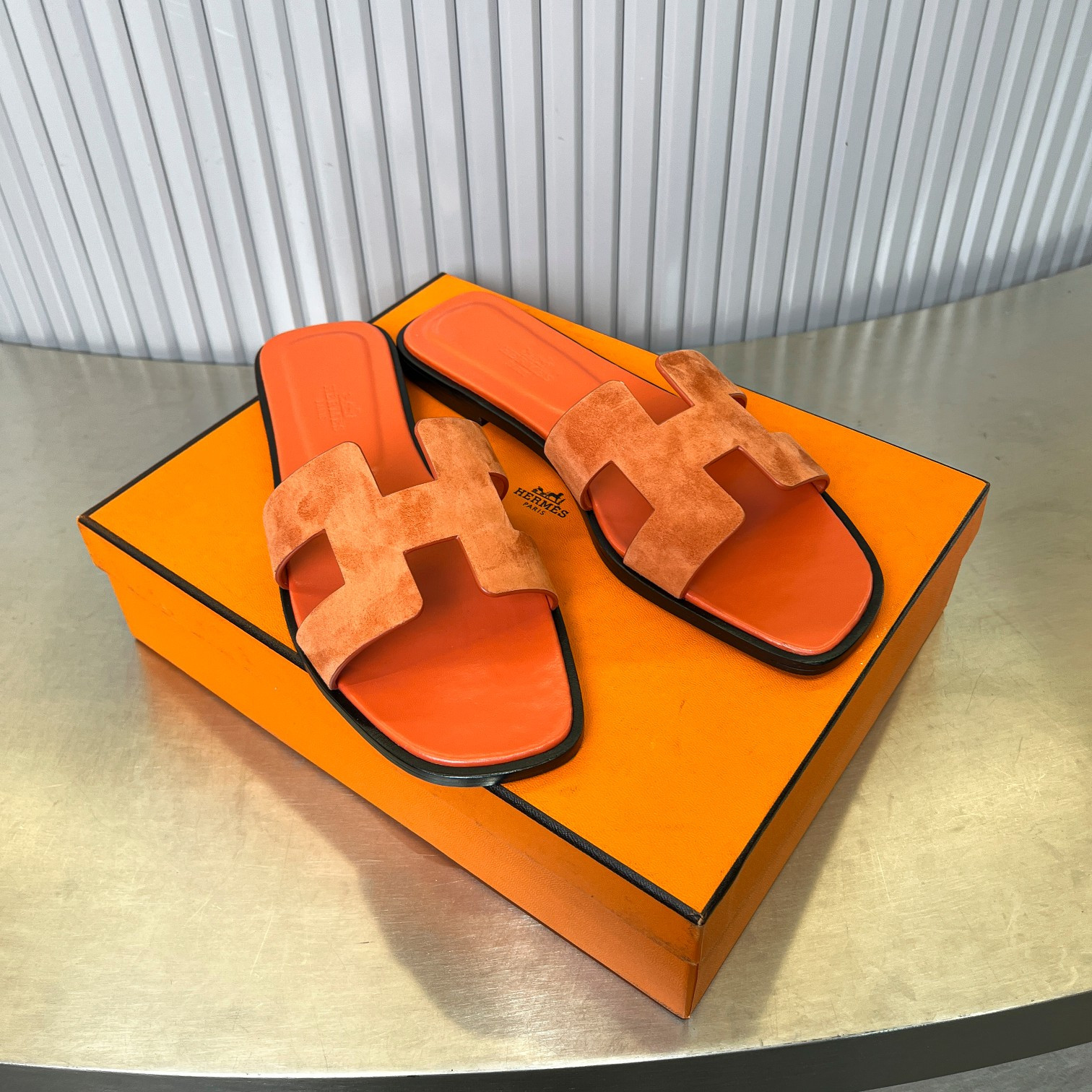 UA Hermès Oran sandal