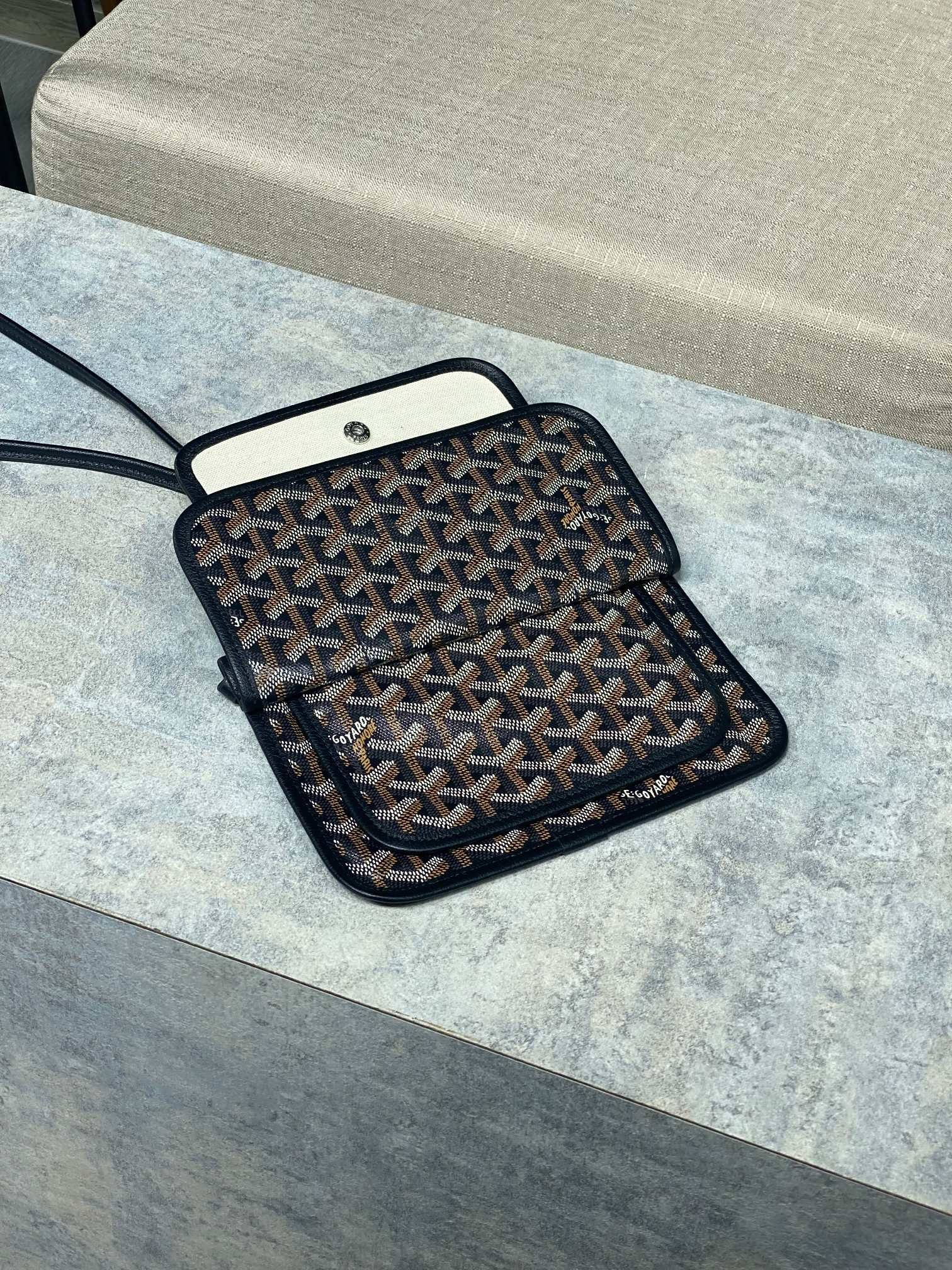 Go*ard plumet pocket wallet 21x14x2.5cm