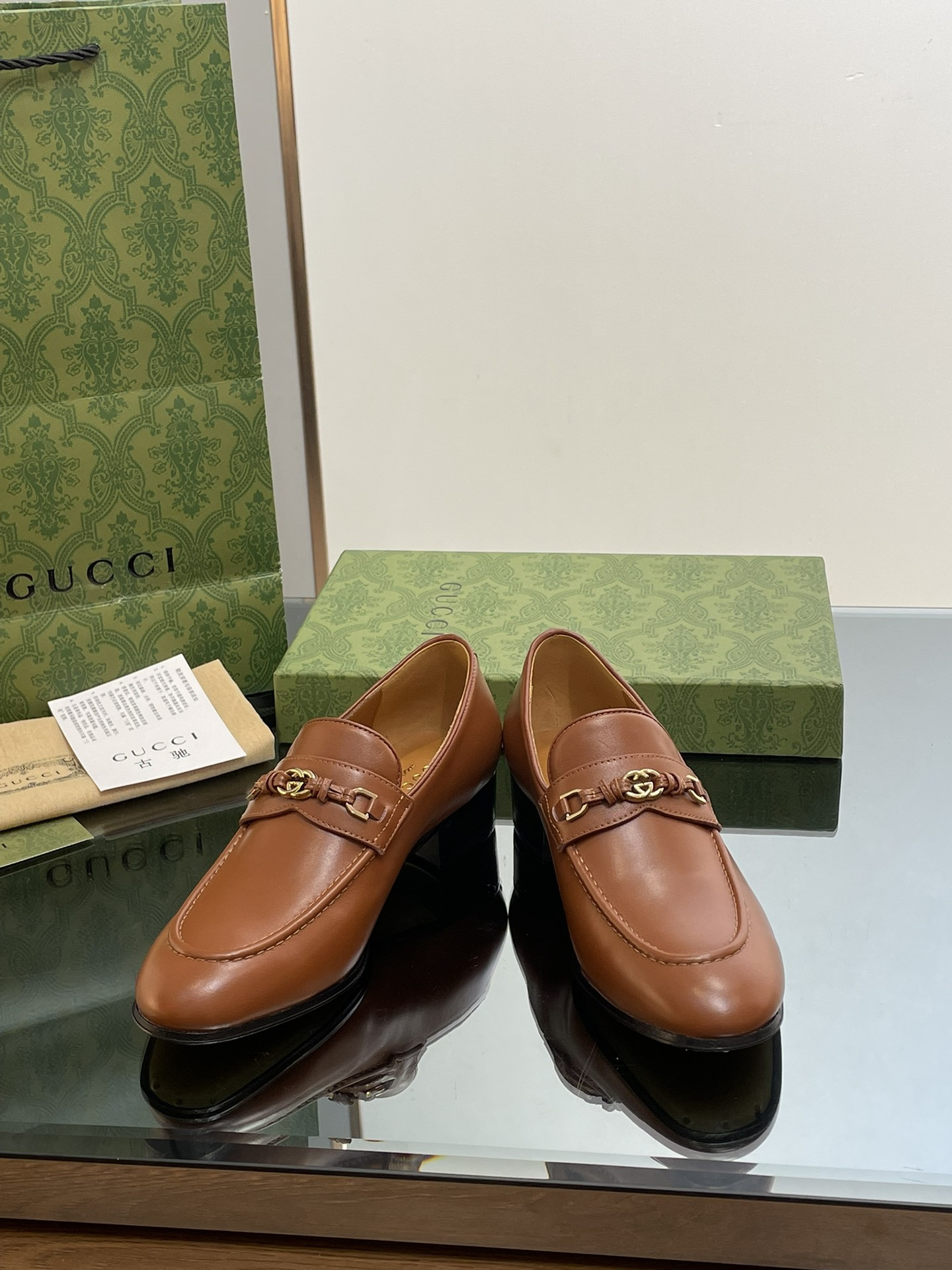 ua G*u*i interlocking g loafer