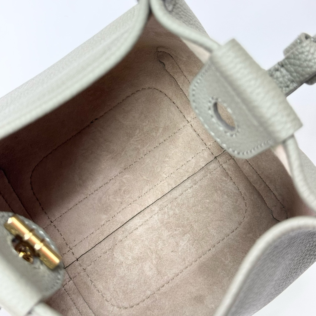 L**o p*ana micro bale bag grained calfskin 23 x 16 x 14 cm