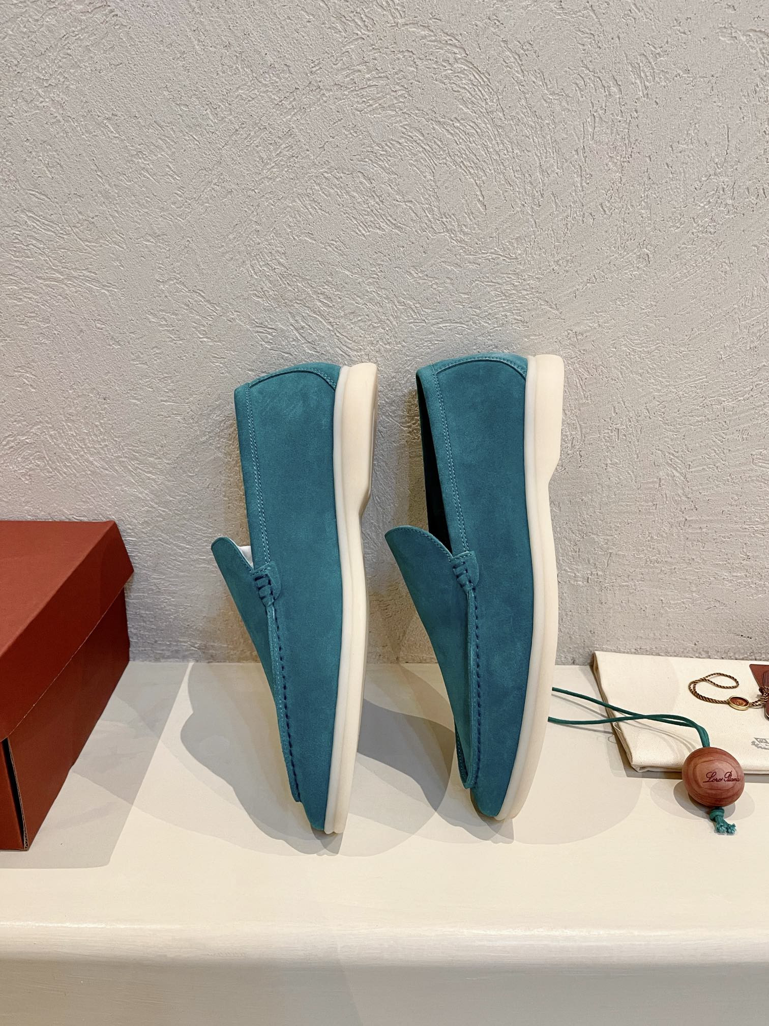 ua L**o p*ana summer walk loafers