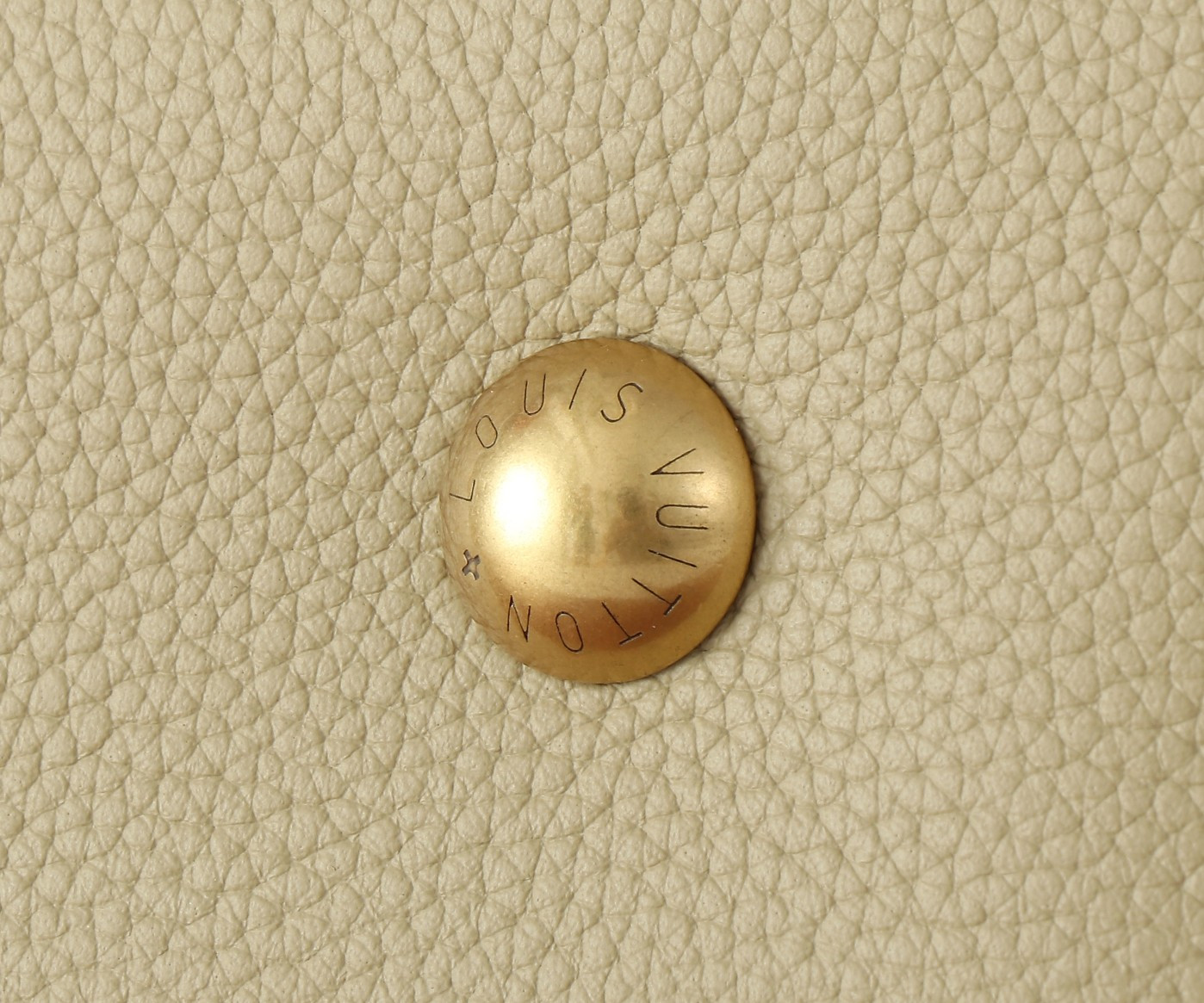 LV Low Key Cabas MM M25343 47x30x14cm