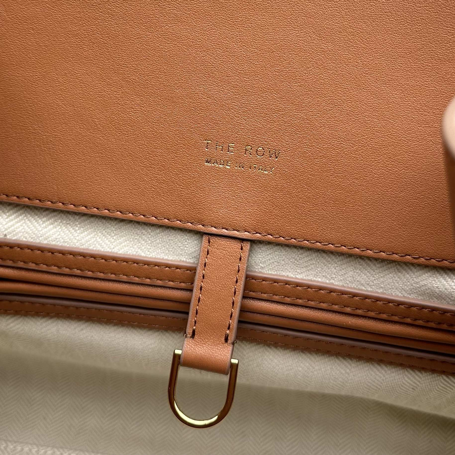 T*e R0w margaux 17 43x24x30cm