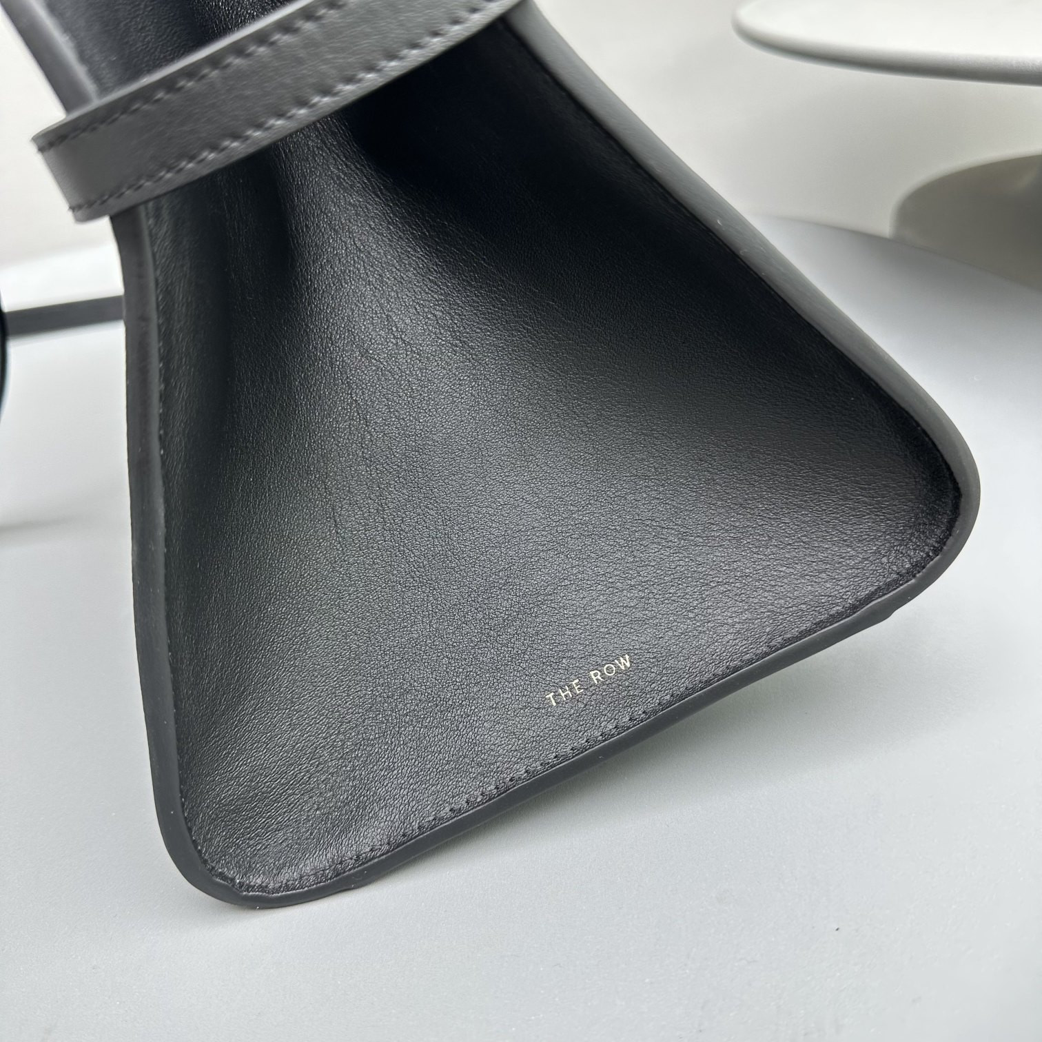 T*e R0w margaux belt 12 32x15x25cm