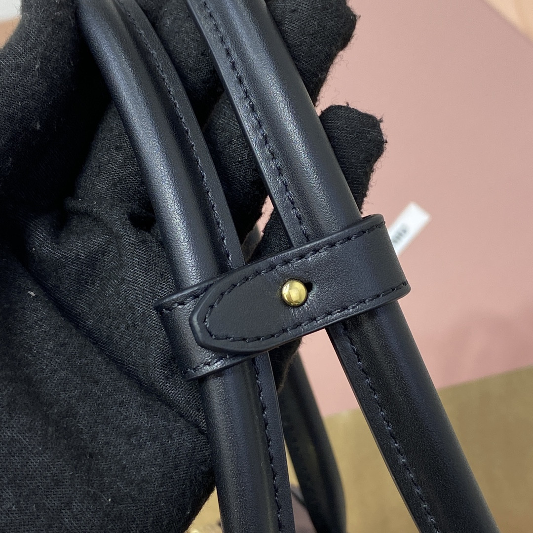 Miu Miu Beau naplak leather bag 29X17X9cm