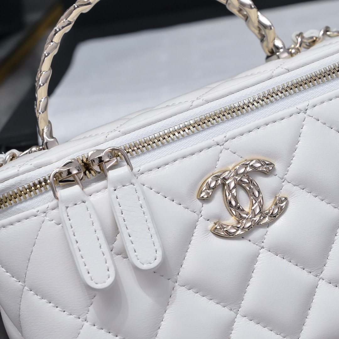 Ch*el clutch with chain 10x16x8cm