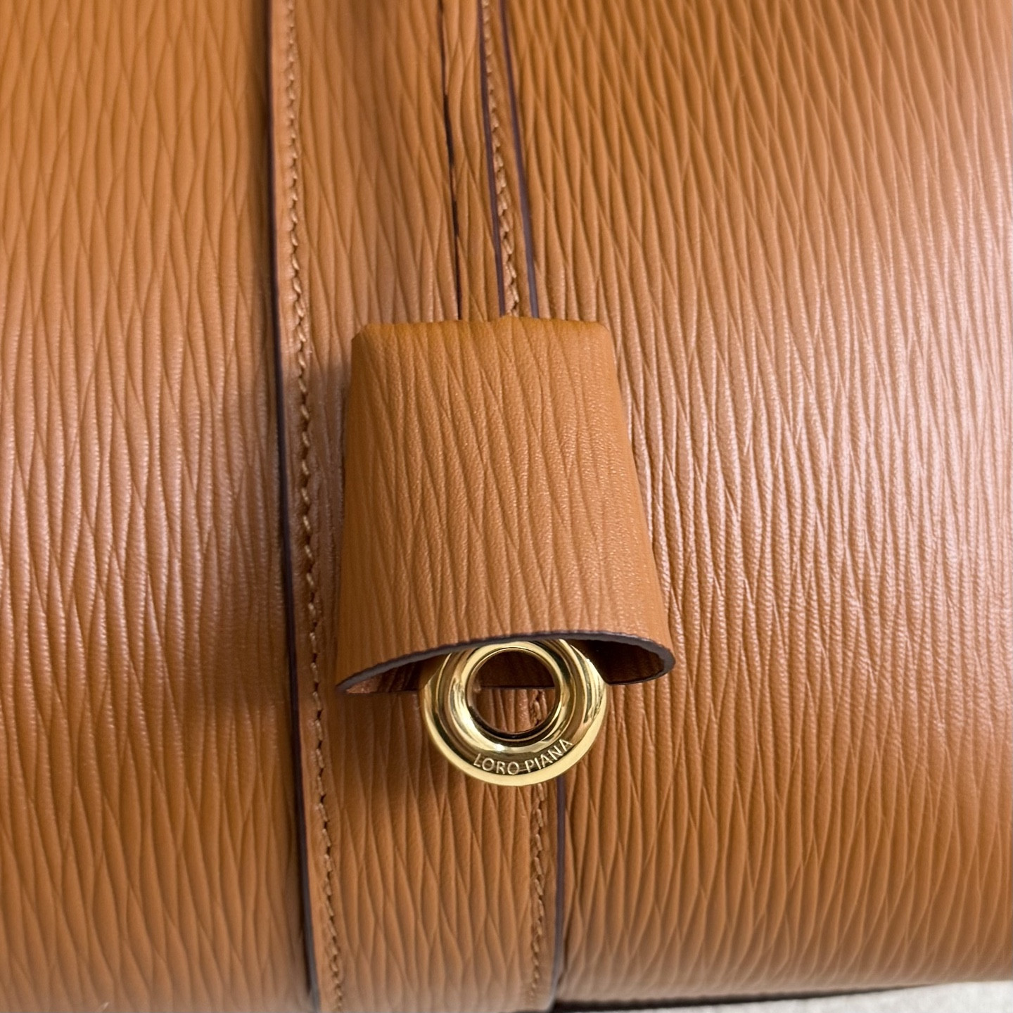 L**o p*ana loom l32 calfskin 33x23x18cm