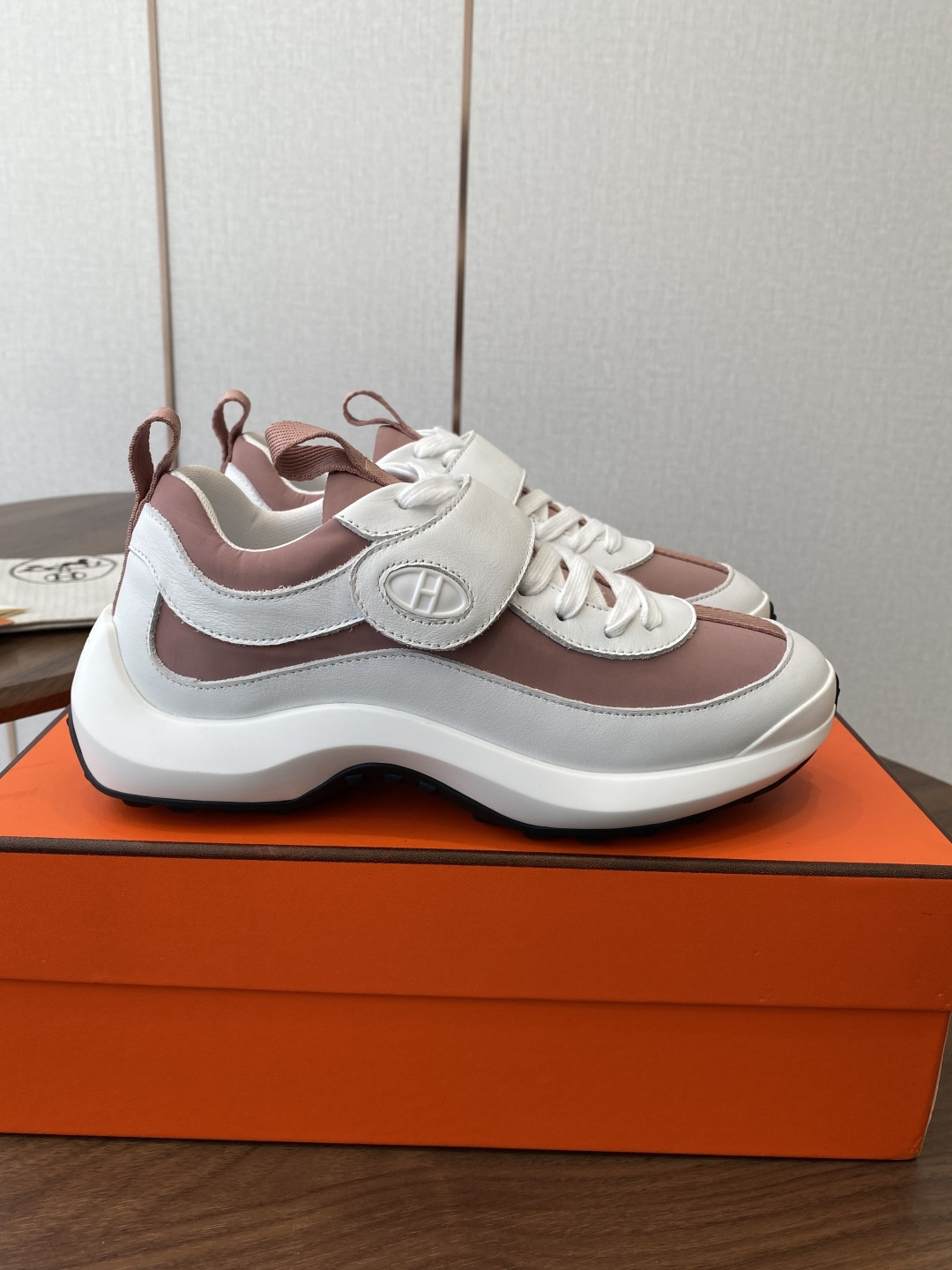 UA Hermès Loop Sneaker