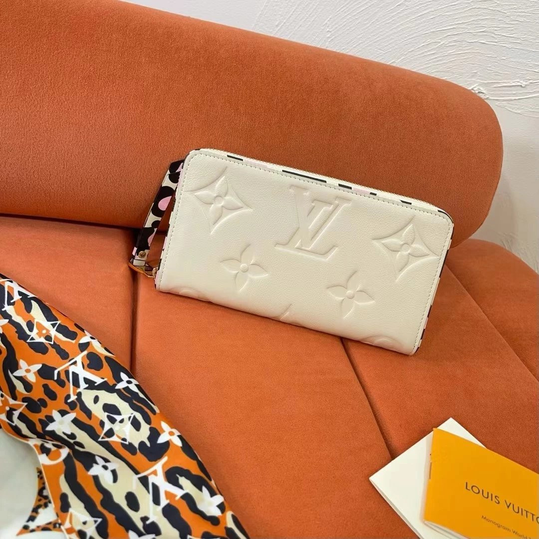 LV ZIPPY WALLET M80685