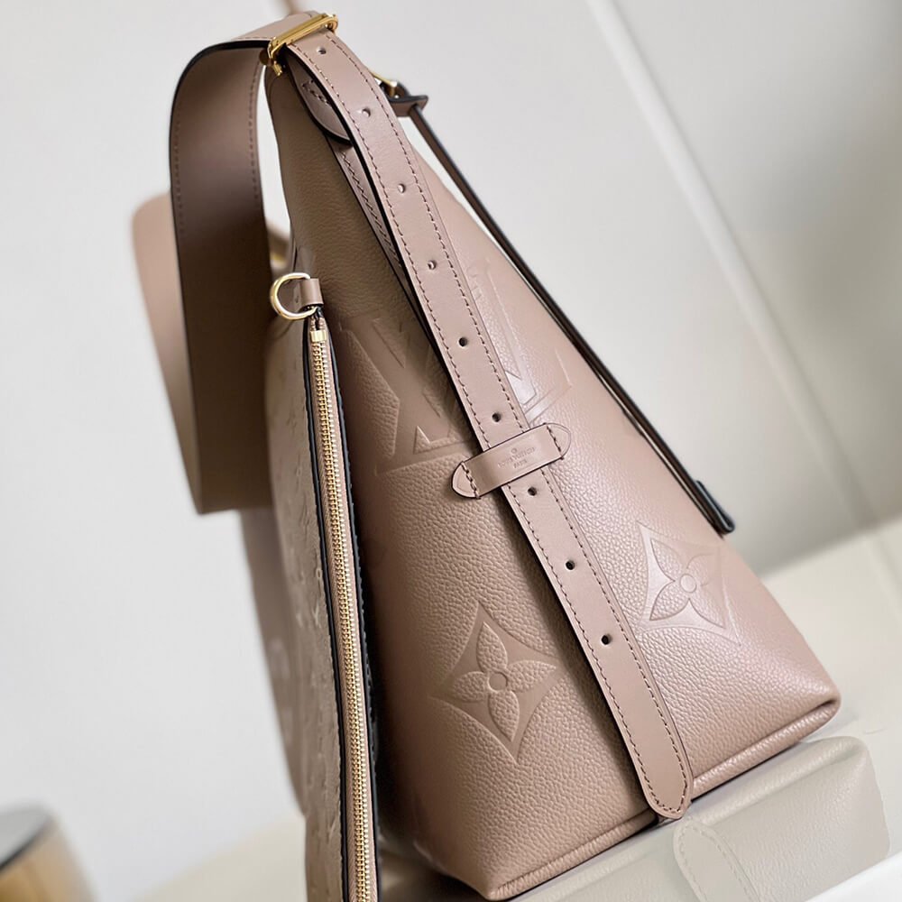 LV  CarryAll MM