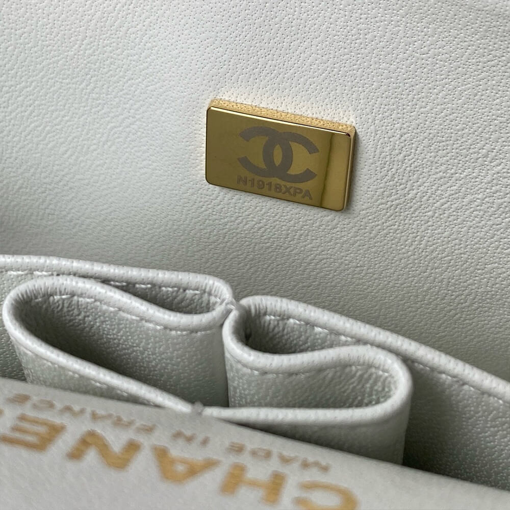 SMALL CLASSIC HANDBAG