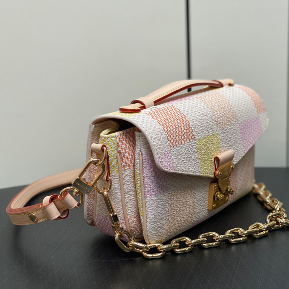LV Pochette Metis East West