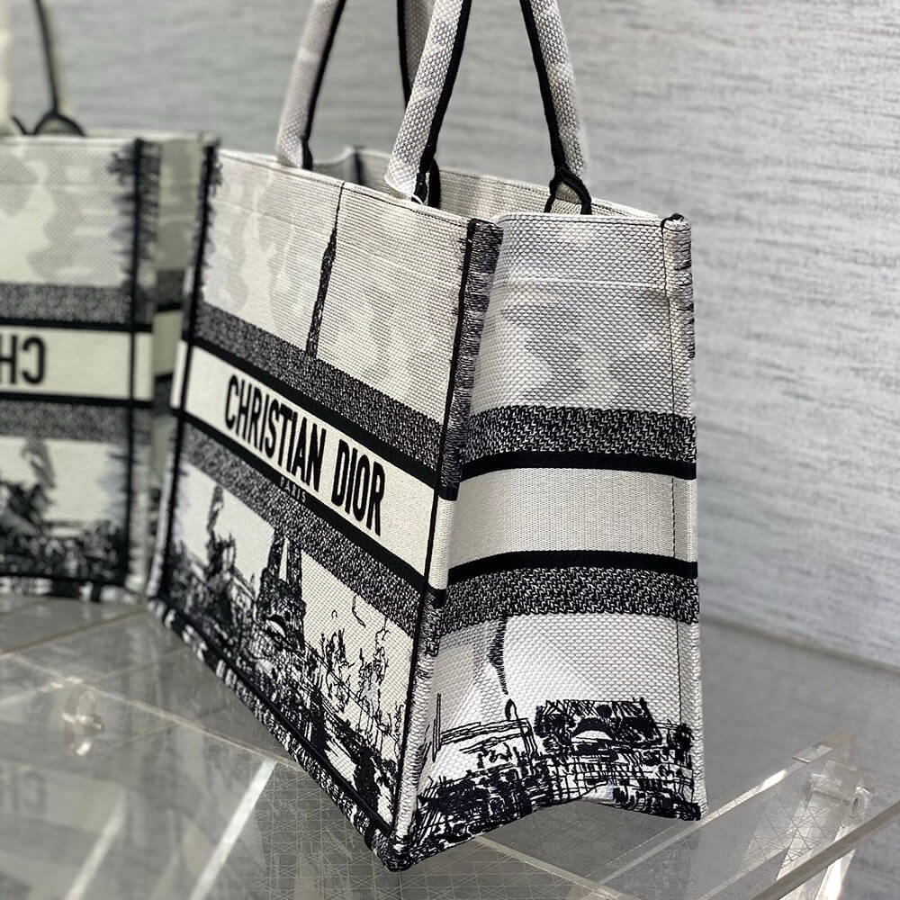 medium D*or book tote