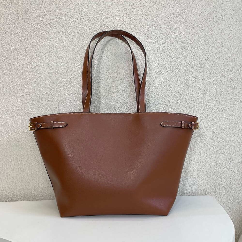 Ce**e medium cabas anais cuir triomphe in grained calfskin