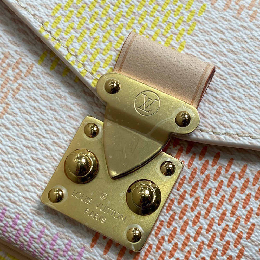 LV Pochette Metis East West
