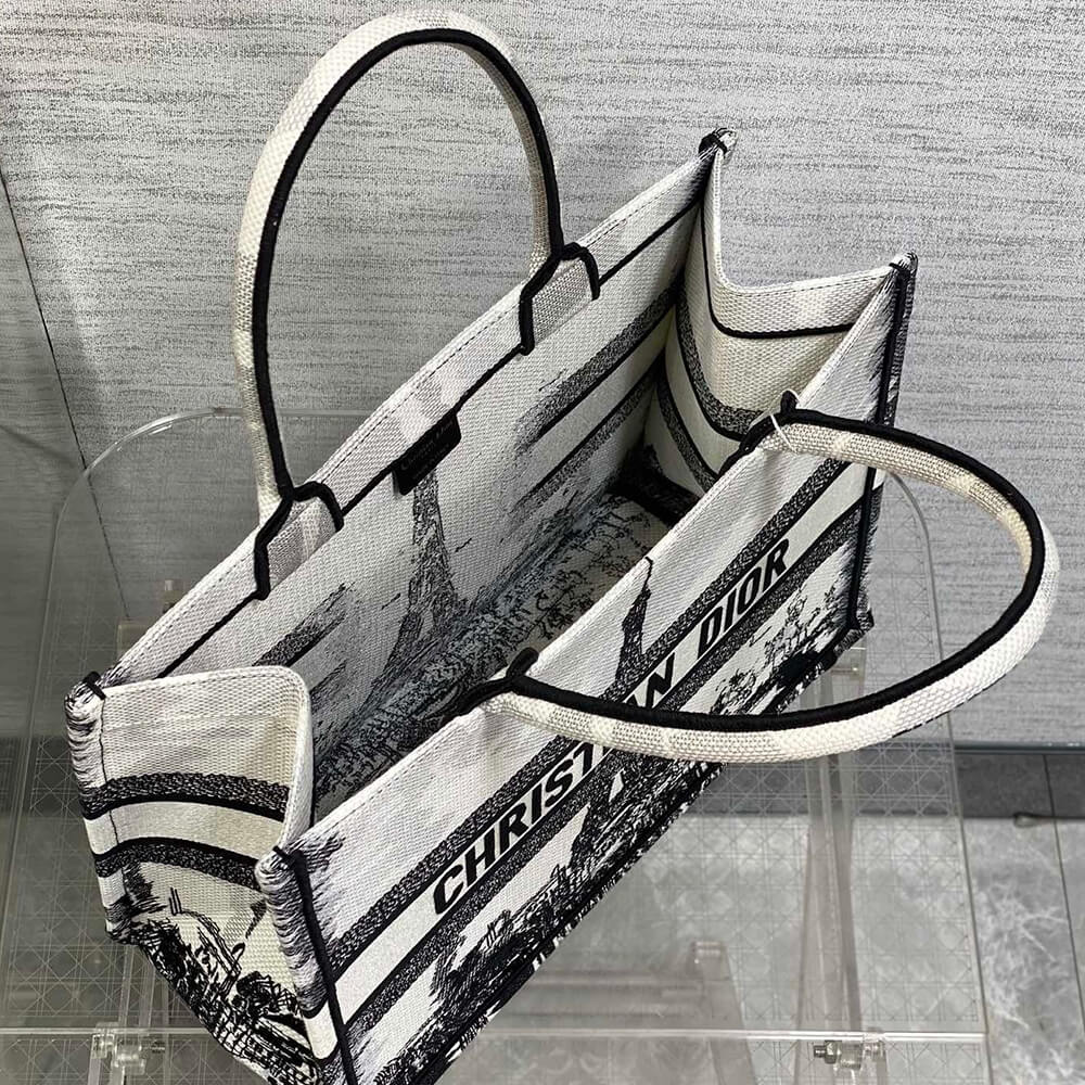 medium D*or book tote