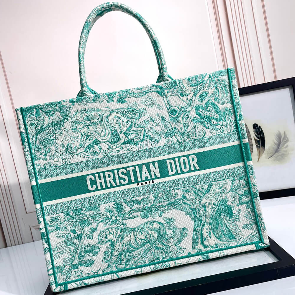 large D*oriviera D*or book tote