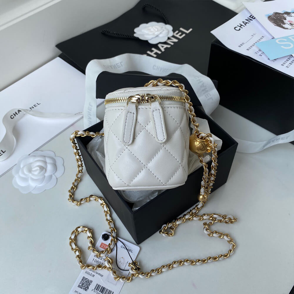 Ch*el small vanity with chain