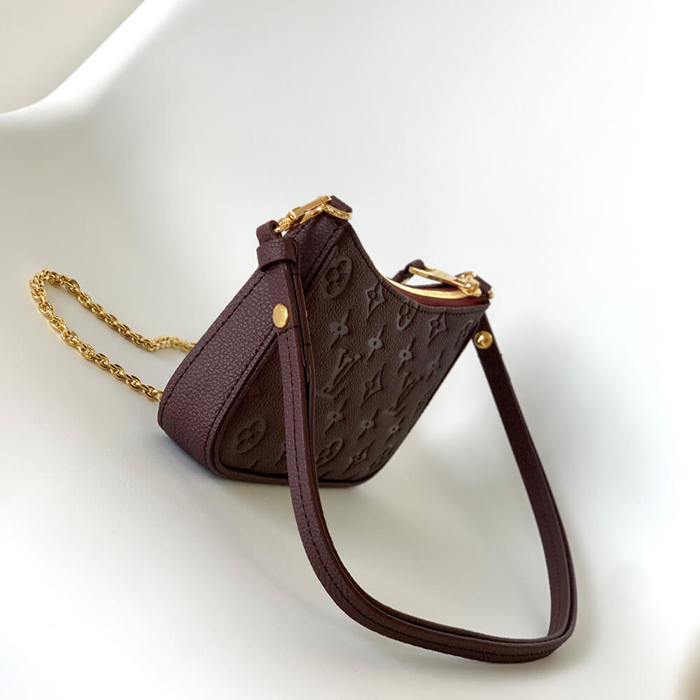 LV Easy Pouch On Strap