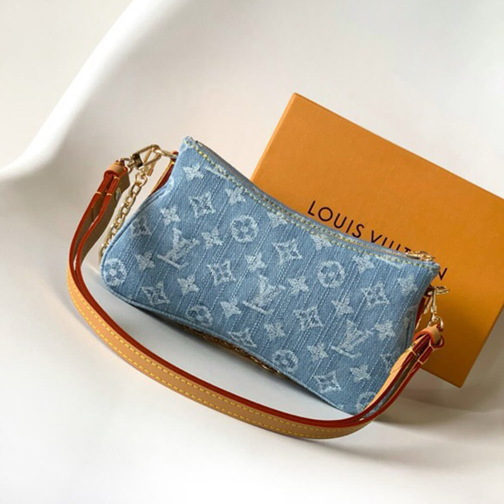 LV Liv Pochette