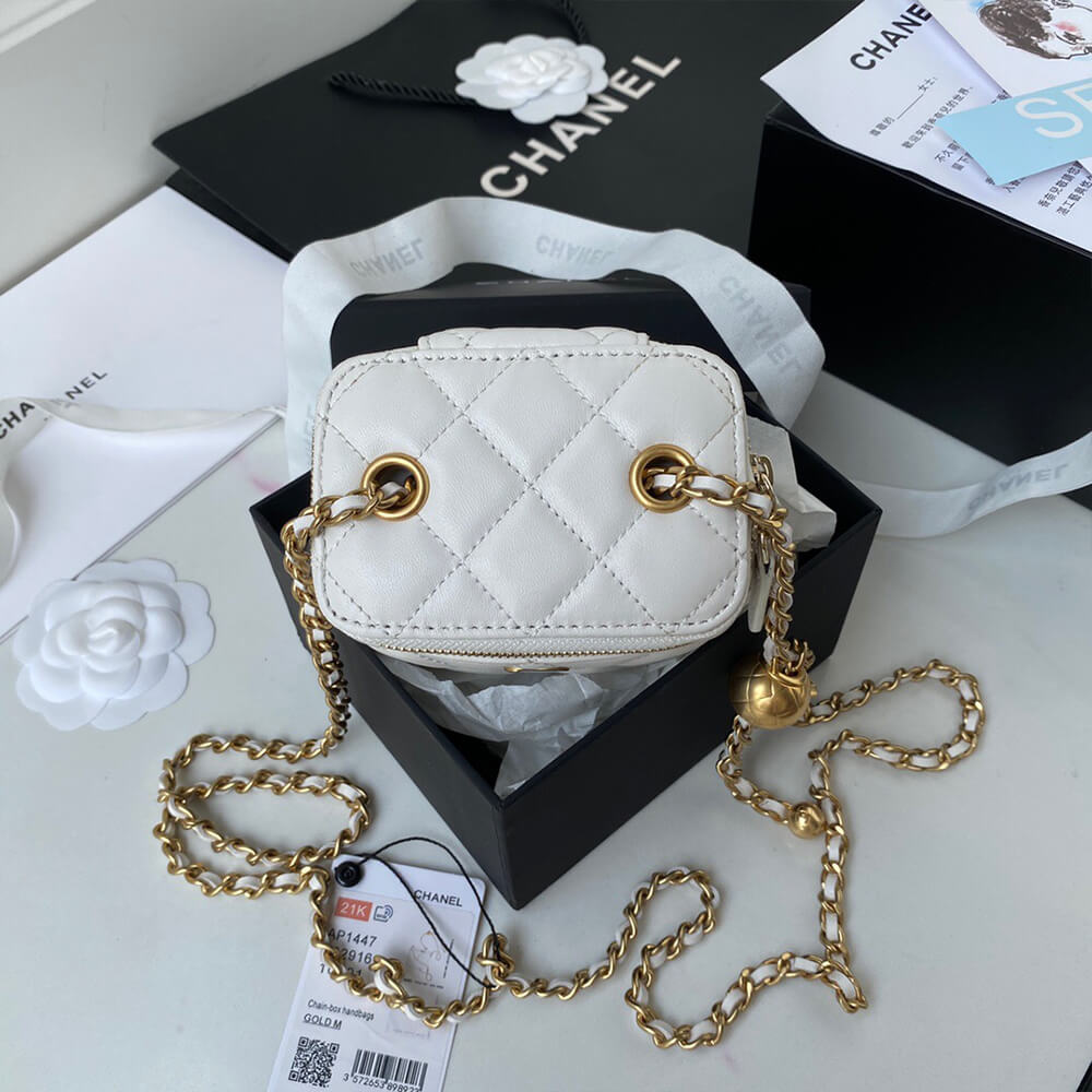 Ch*el small vanity with chain