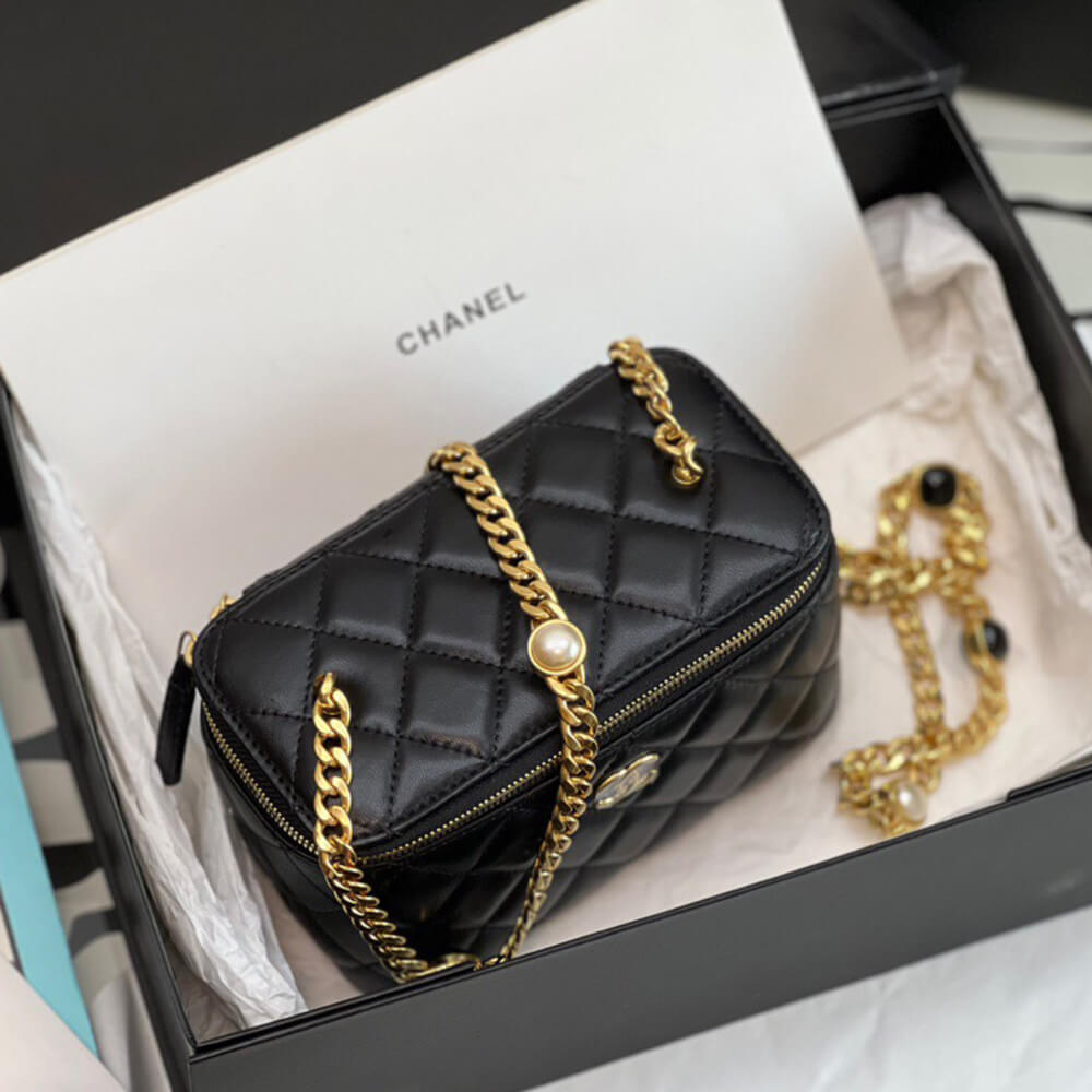 Ch*el vanity with chain