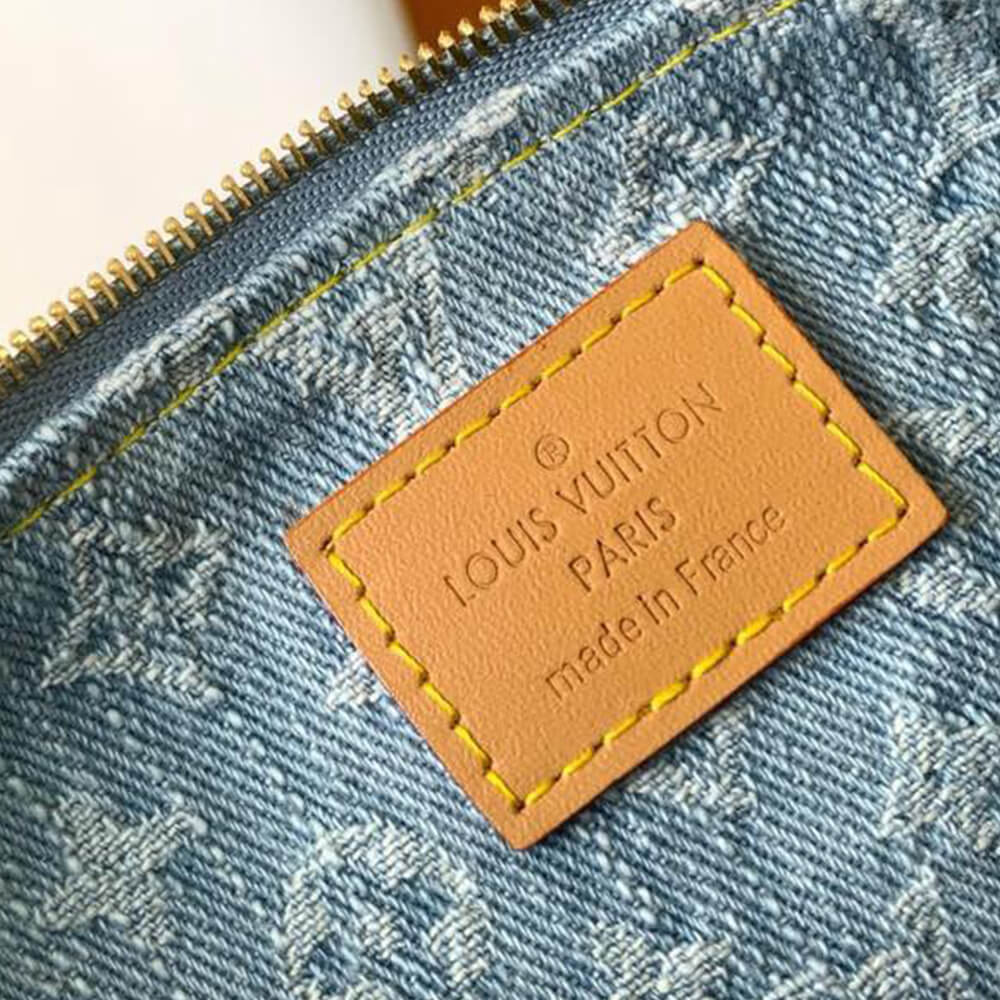 LV Liv Pochette